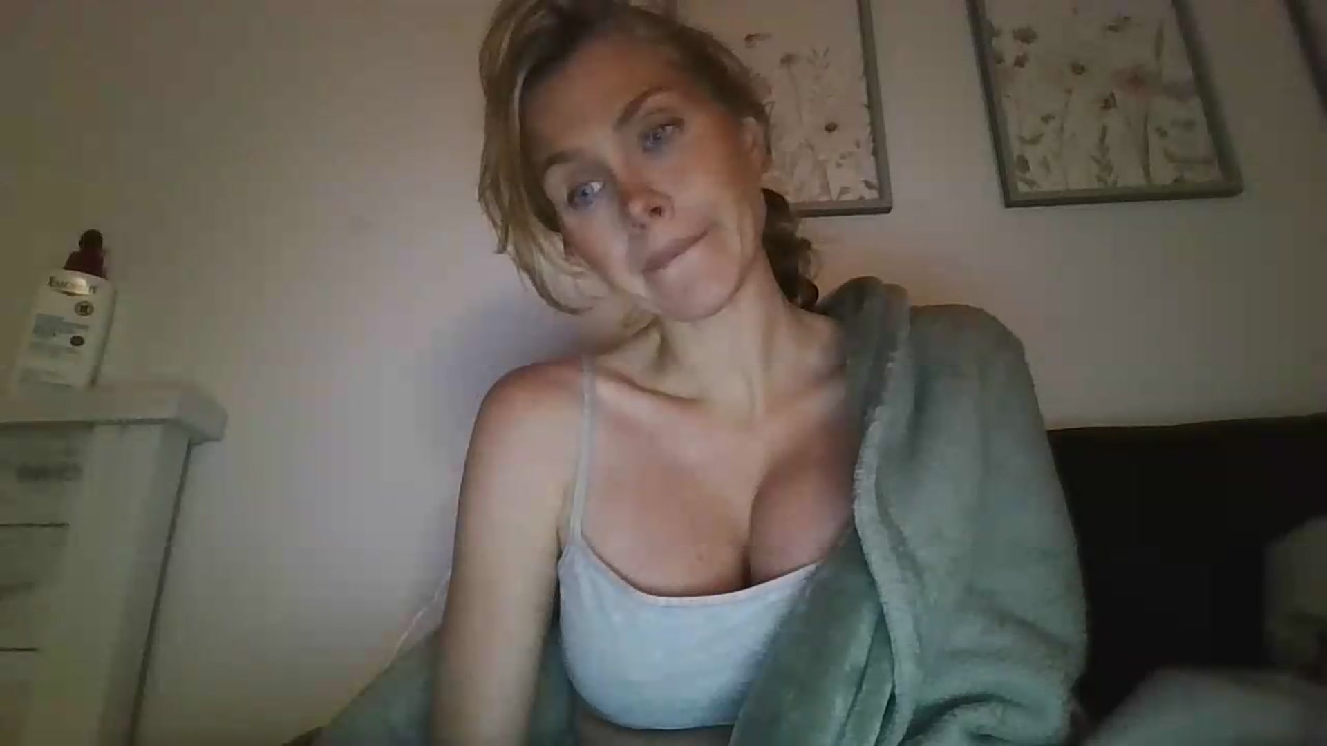 Gallery image thumbnail from Summerr_Rose's myfreecams stream on, 07/08/2026, 01:32 image 18 of 20