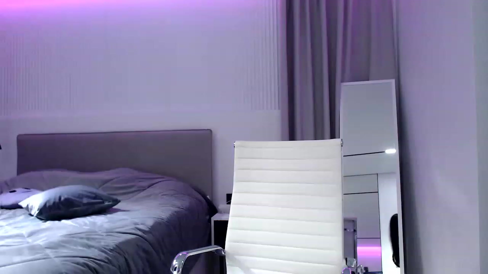 Gallery image thumbnail from Summerrlove's myfreecams stream on, 06/30/2023, 21:01 image 1 of 20