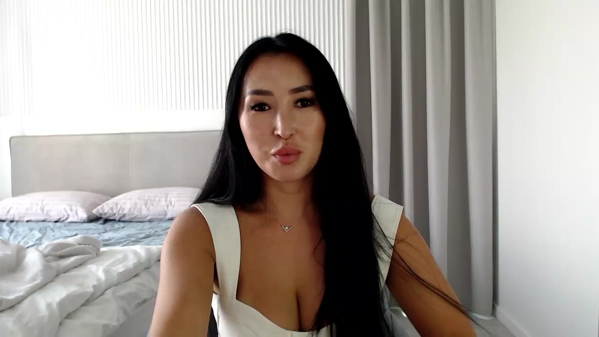 Gallery image thumbnail from Summerrlove's myfreecams stream on, 07/06/2023, 15:00 image 2 of 20