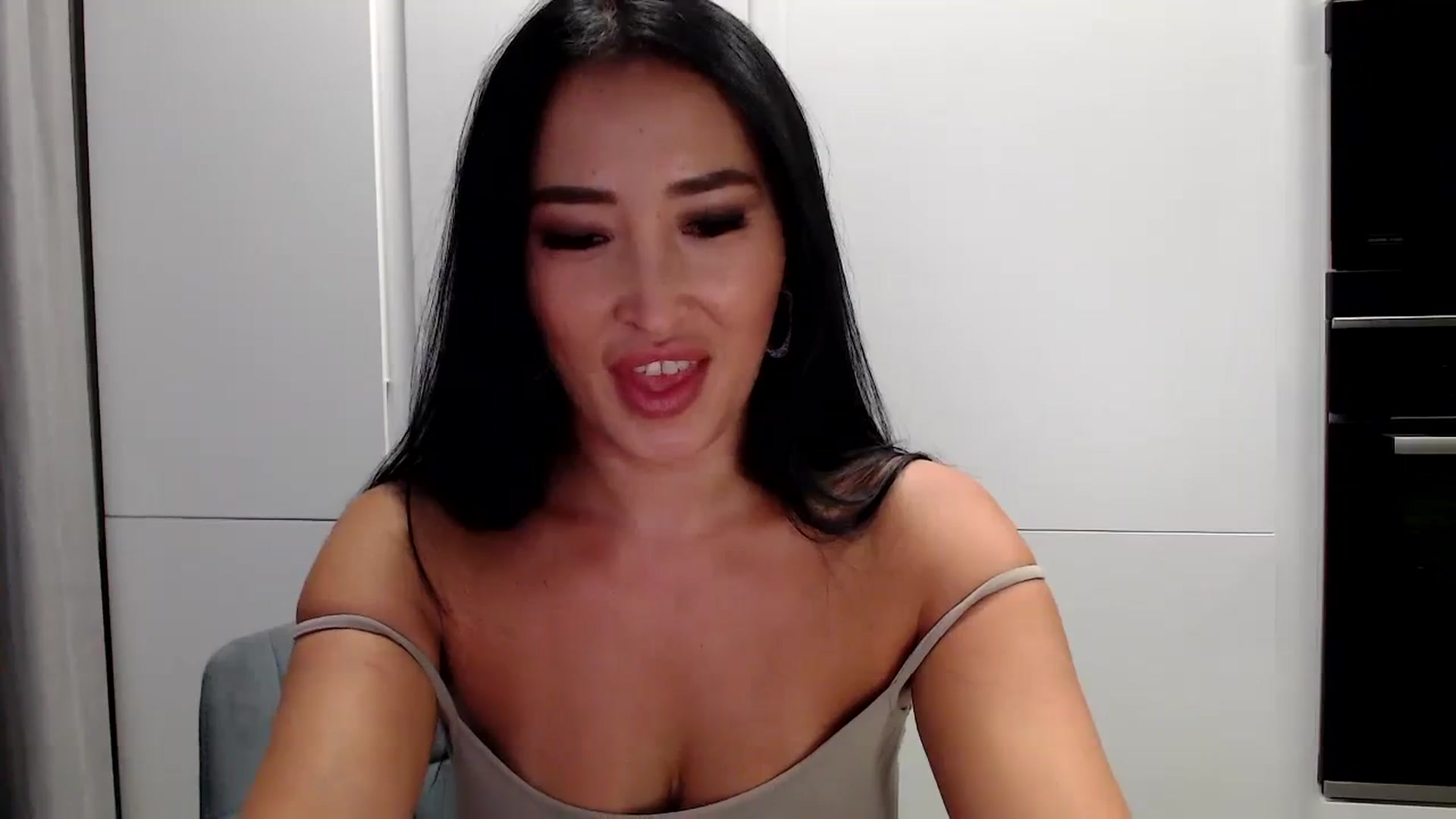 Gallery image thumbnail from Summerrlove's myfreecams stream on, 07/22/2023, 19:54 image 11 of 20