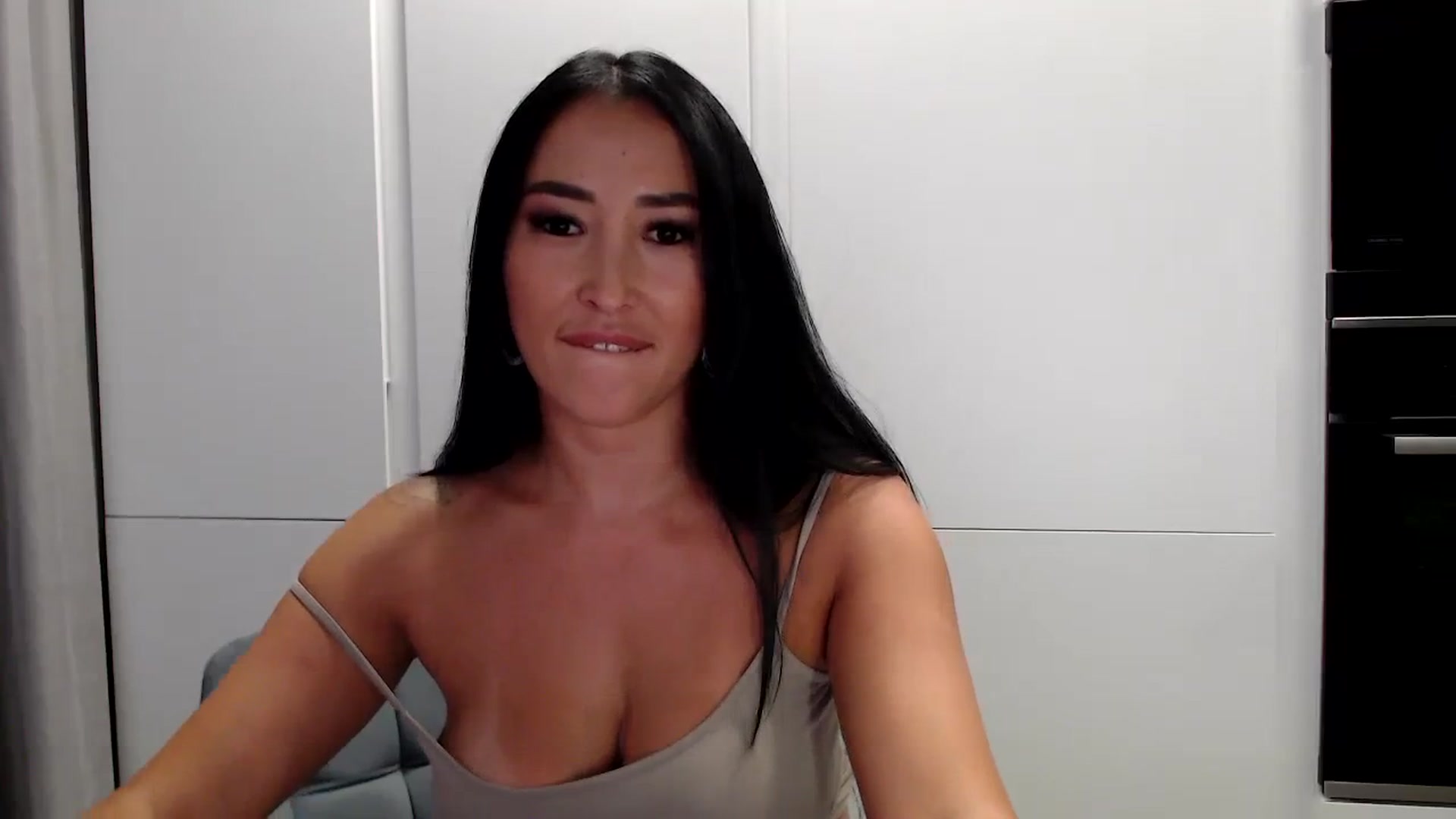 Gallery image thumbnail from Summerrlove's myfreecams stream on, 07/22/2023, 19:54 image 12 of 20