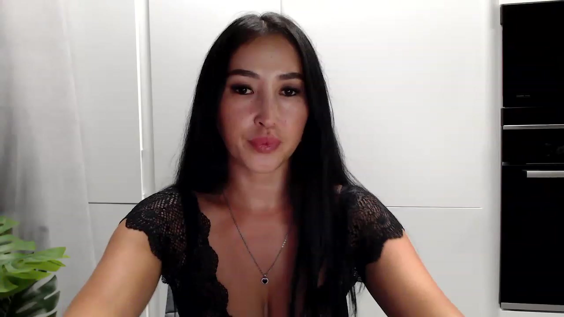 Gallery image thumbnail from Summerrlove's myfreecams stream on, 08/12/2023, 19:40 image 3 of 20