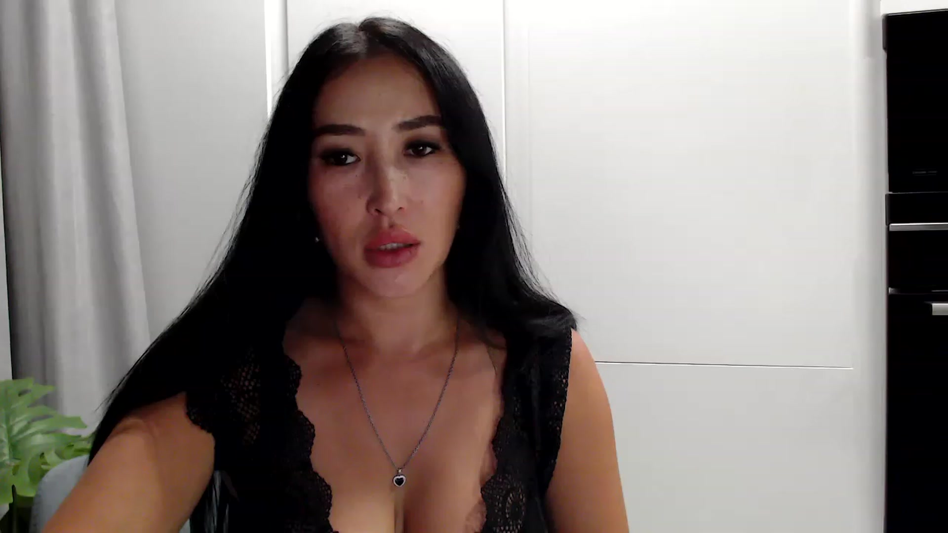 Gallery image thumbnail from Summerrlove's myfreecams stream on, 08/12/2023, 19:40 image 14 of 20
