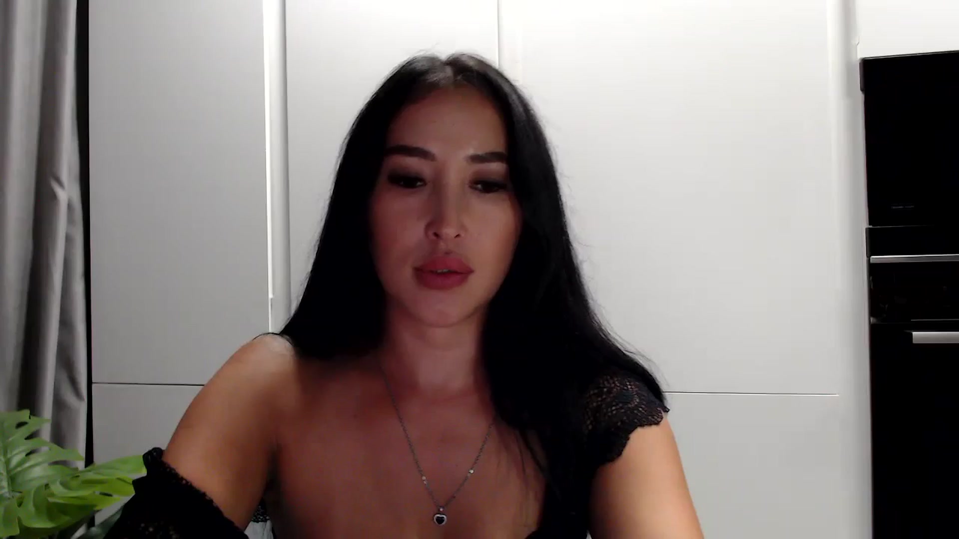 Gallery image thumbnail from Summerrlove's myfreecams stream on, 08/12/2023, 21:05 image 1 of 20