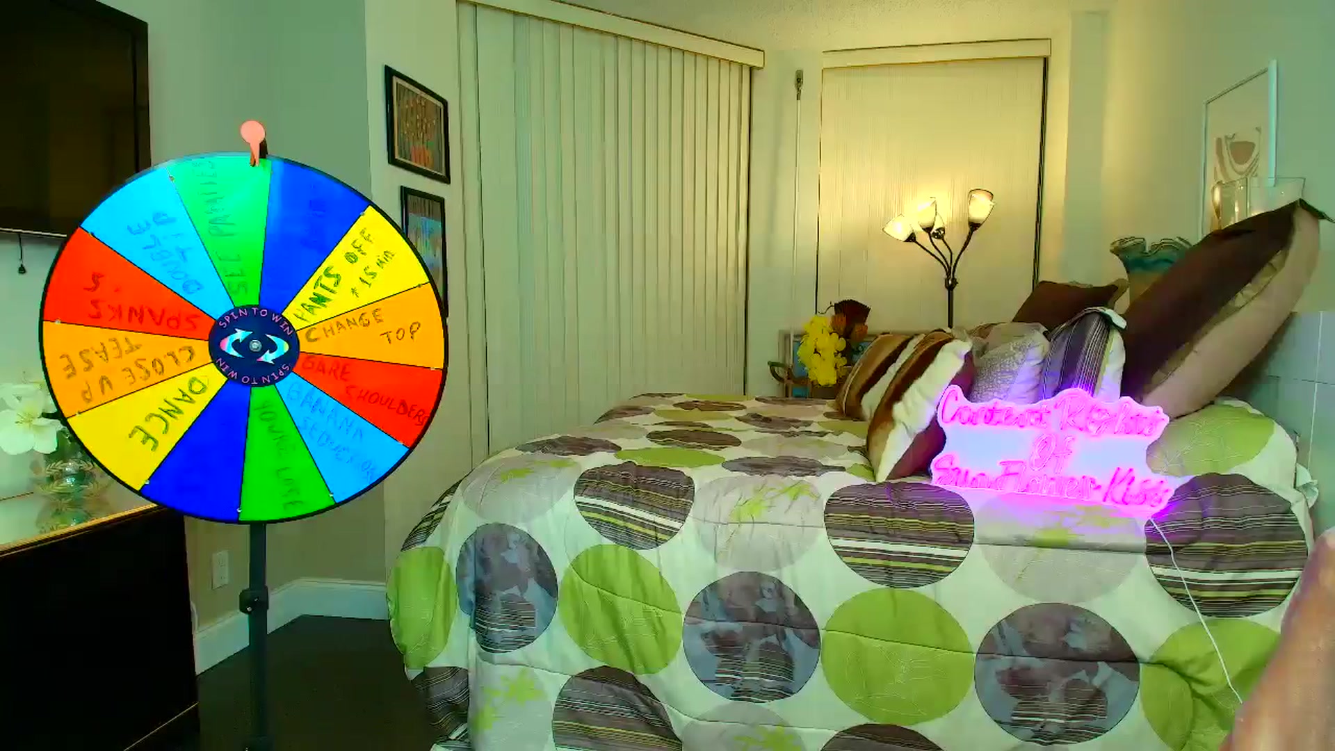 Gallery image thumbnail from SunFlowerKiss's myfreecams stream on, 11/29/2025, 04:45 image 7 of 20