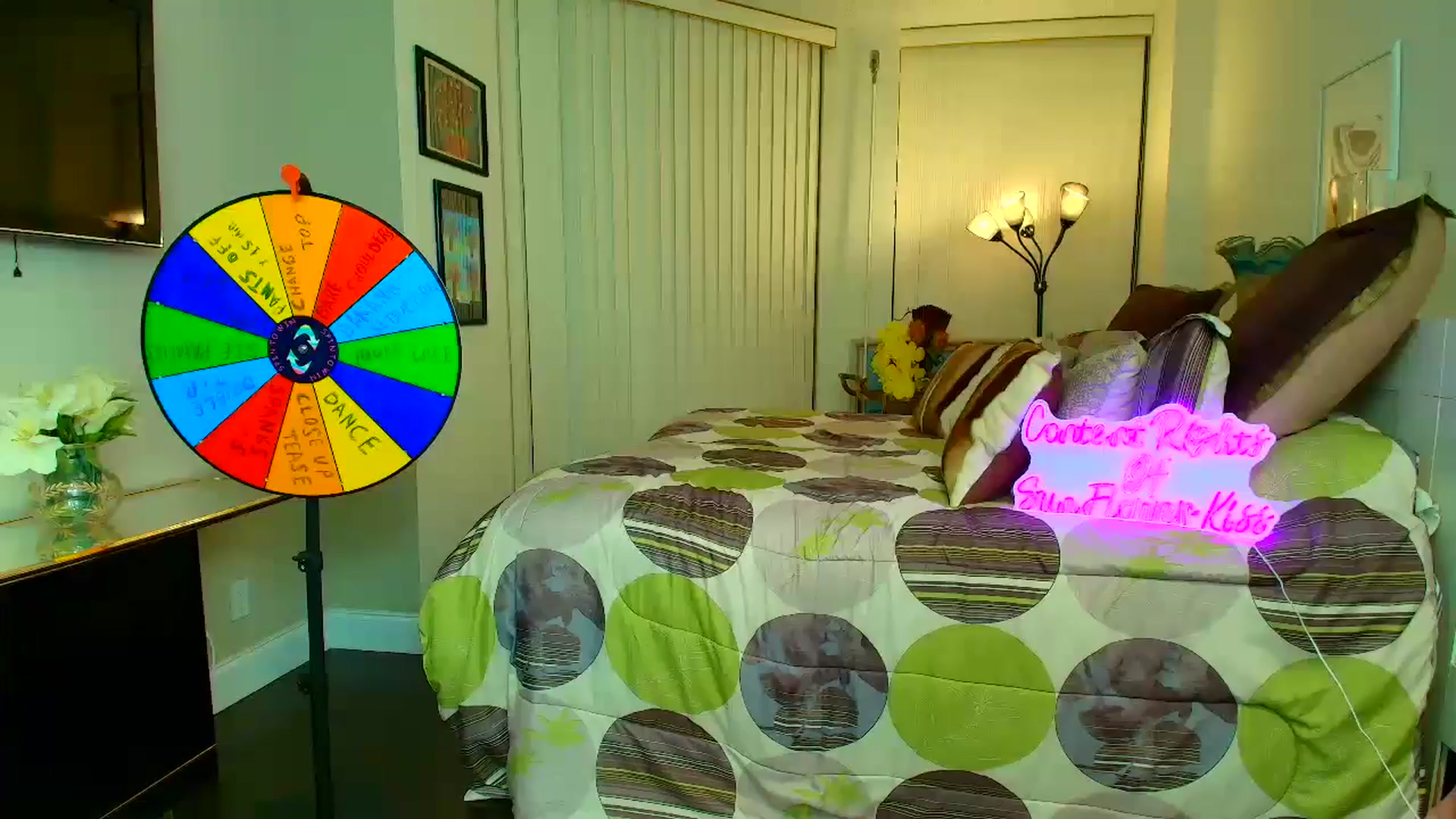 Gallery image thumbnail from SunFlowerKiss's myfreecams stream on, 11/29/2025, 04:45 image 18 of 20