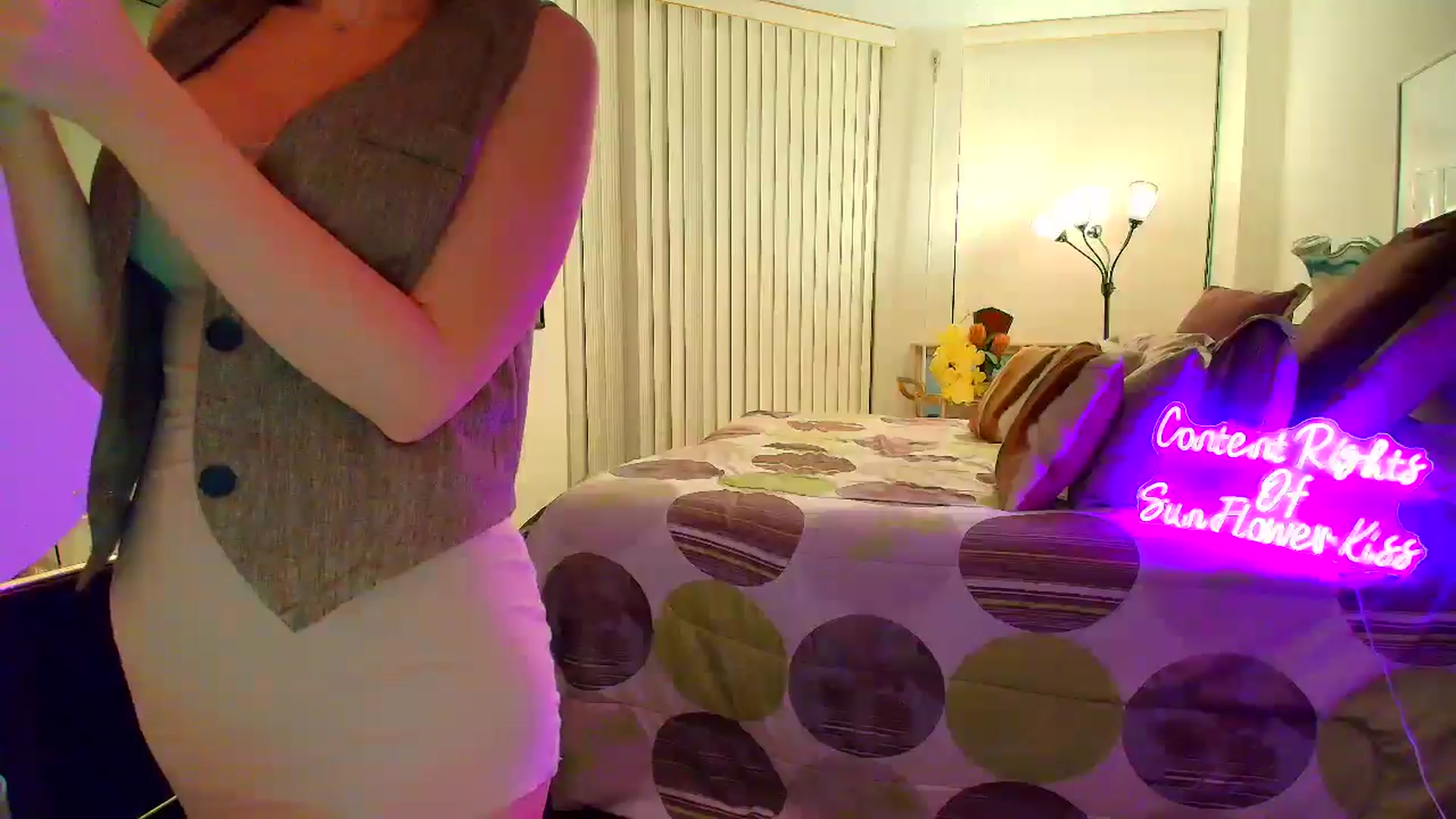Gallery image thumbnail from SunFlowerKiss's myfreecams stream on, 12/03/2025, 04:58 image 12 of 20