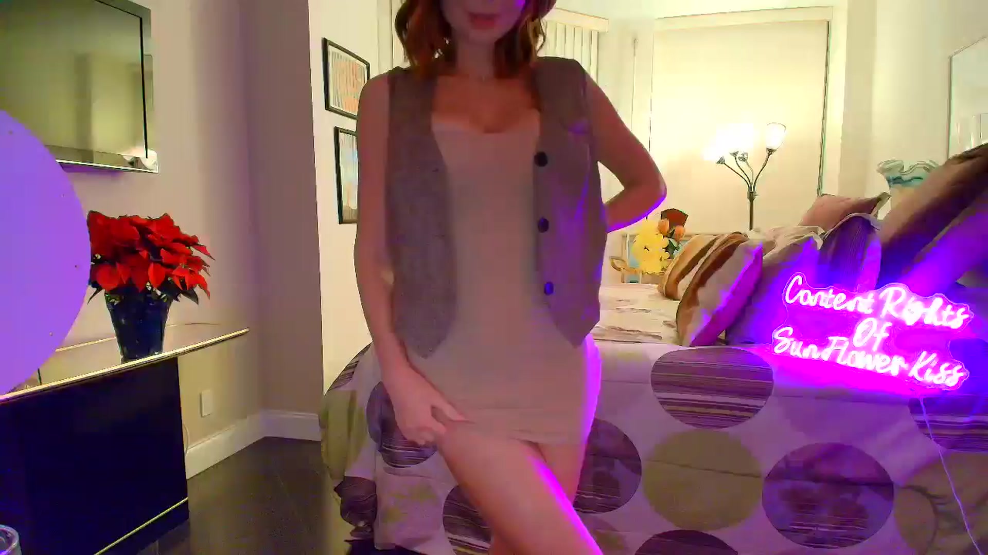 Gallery image thumbnail from SunFlowerKiss's myfreecams stream on, 12/03/2025, 04:58 image 14 of 20