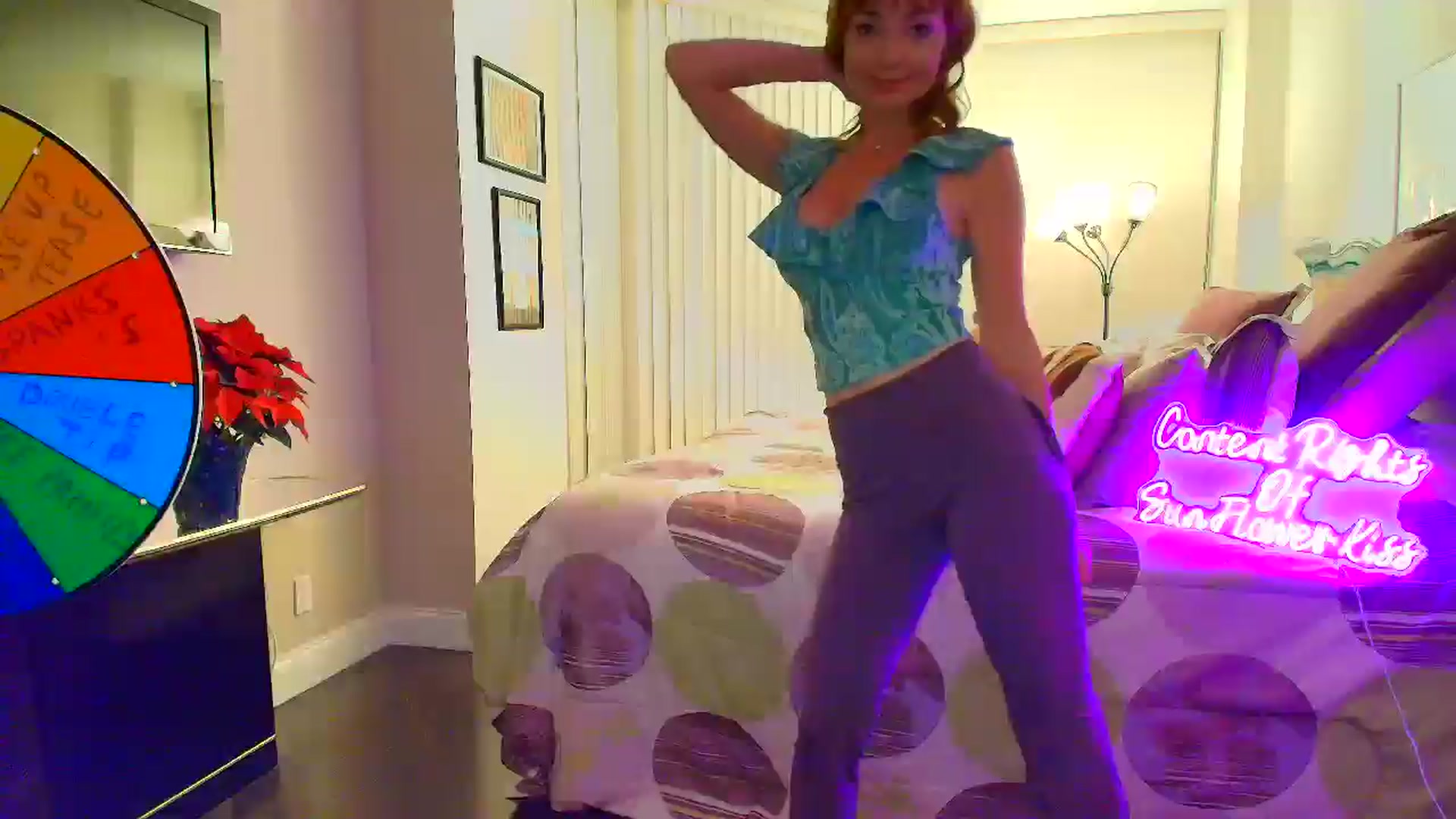 Gallery image thumbnail from SunFlowerKiss's myfreecams stream on, 12/03/2025, 04:58 image 7 of 20