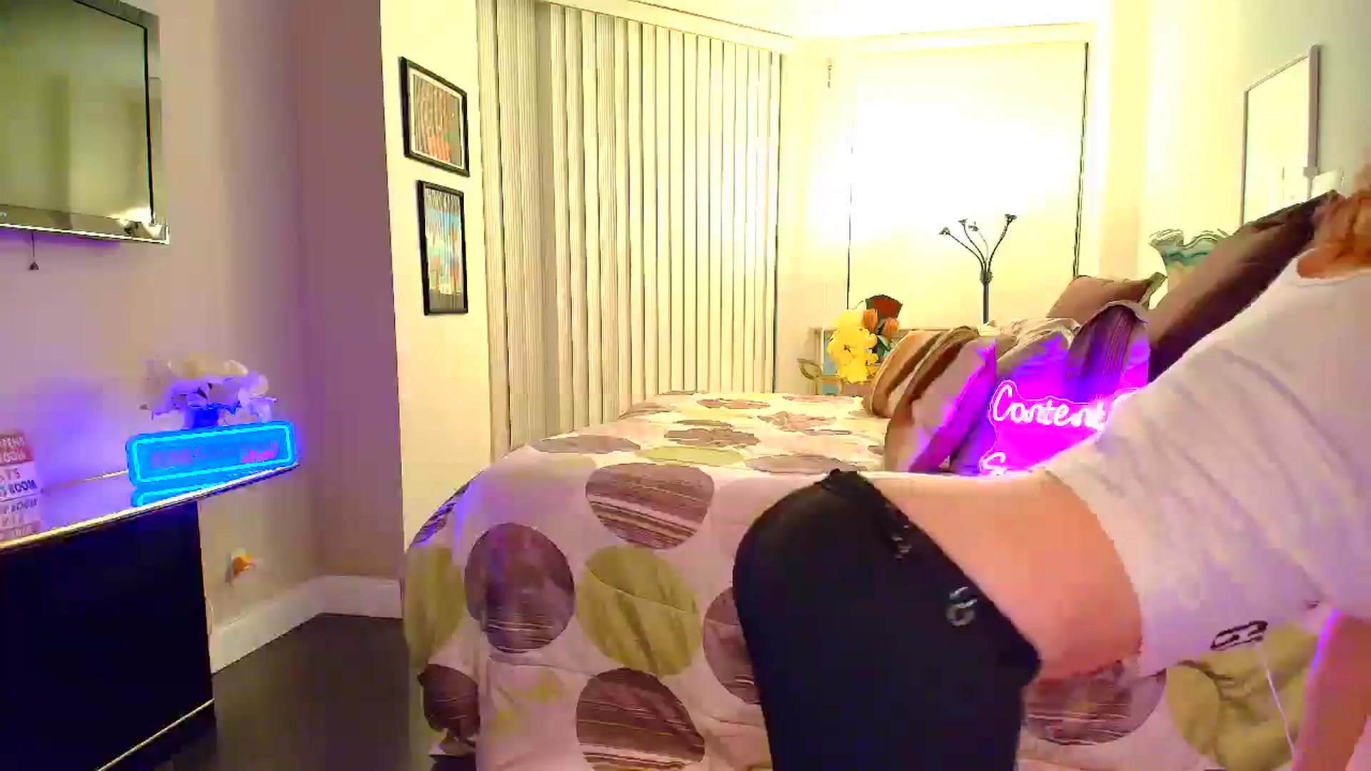 Gallery image thumbnail from SunFlowerKiss's myfreecams stream on, 12/07/2025, 07:12 image 16 of 20