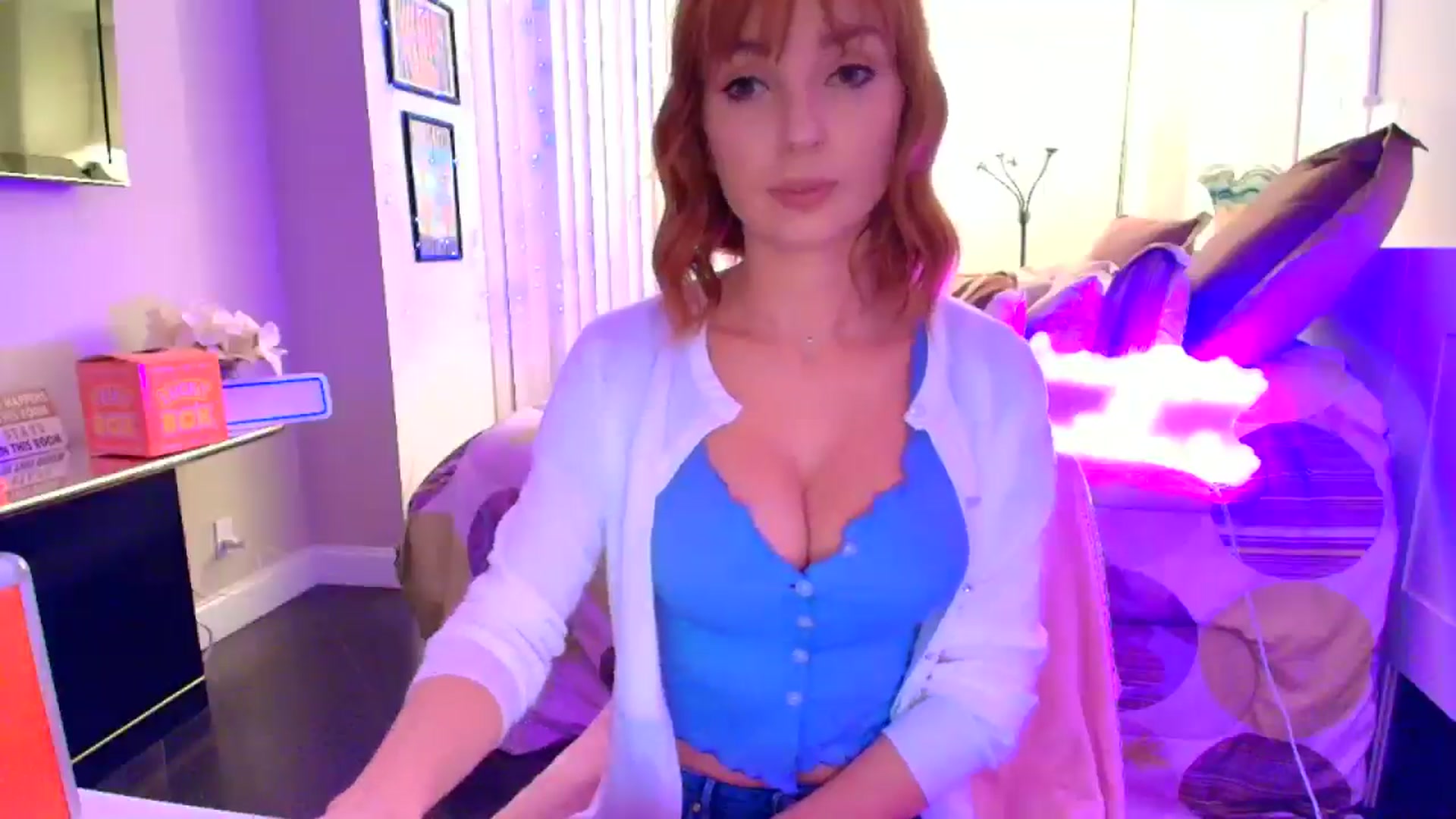 Gallery image thumbnail from SunFlowerKiss's myfreecams stream on, 12/12/2025, 01:11 image 9 of 20
