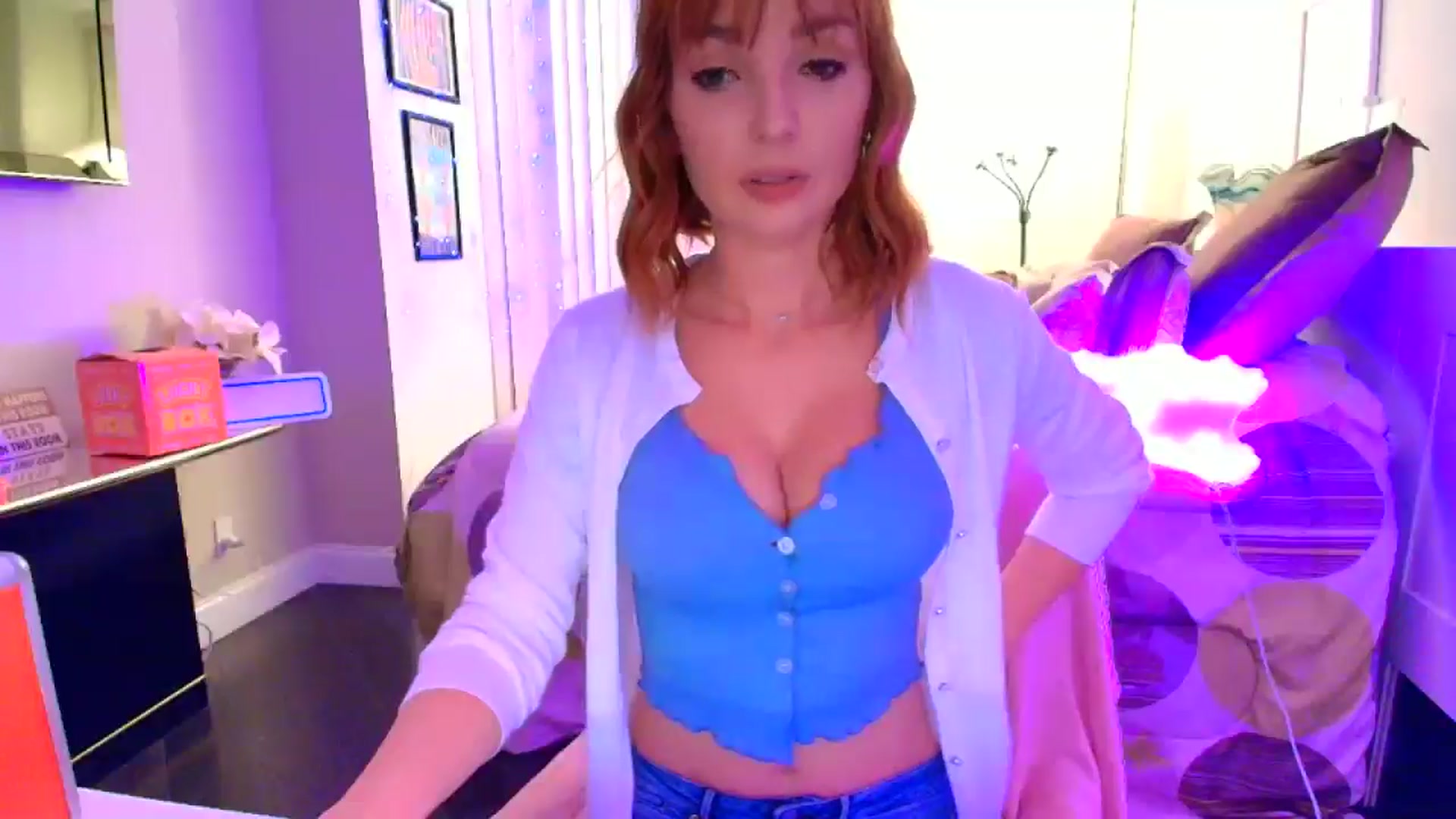 Gallery image thumbnail from SunFlowerKiss's myfreecams stream on, 12/12/2025, 01:11 image 11 of 20