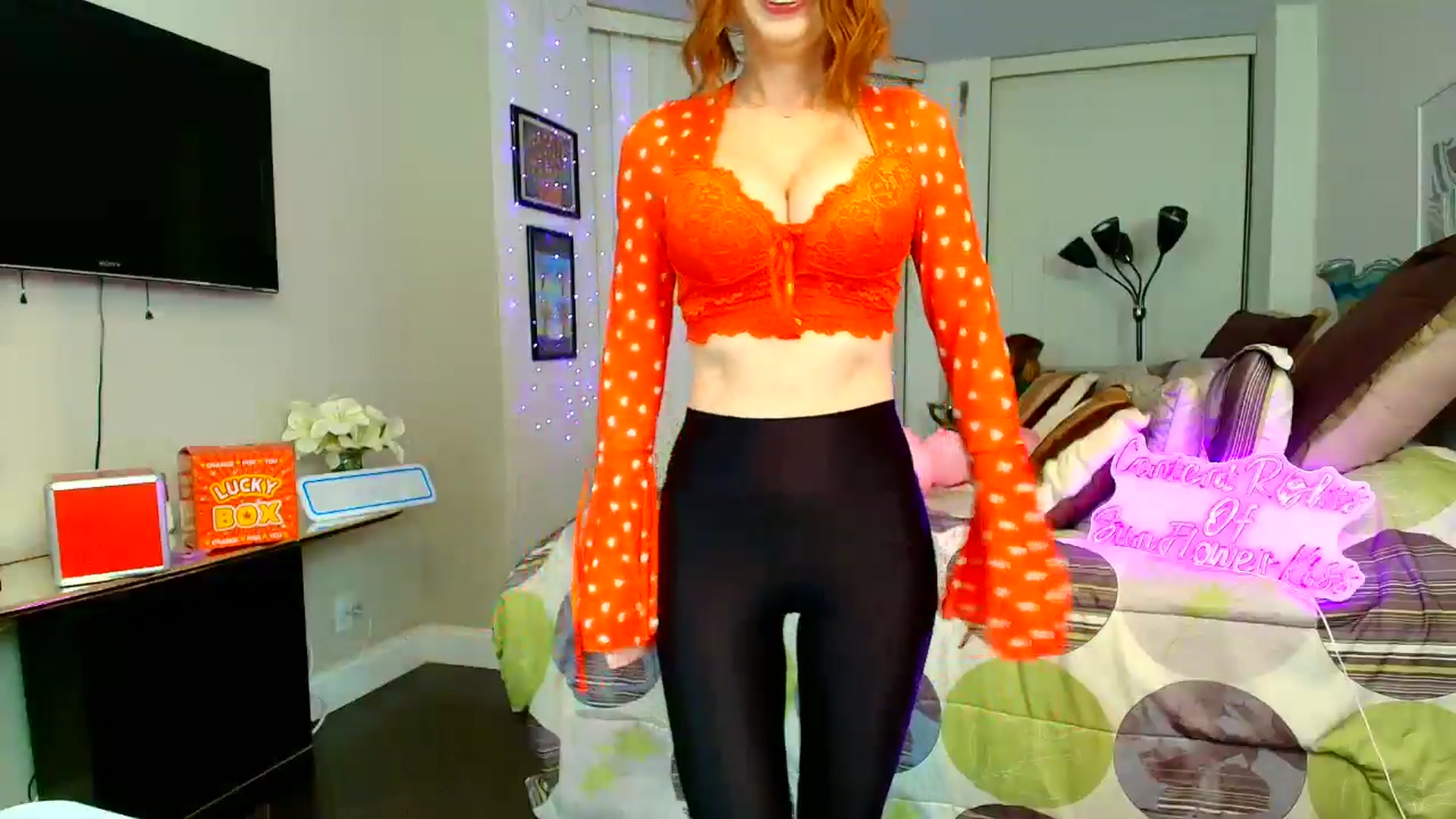 Gallery image thumbnail from SunFlowerKiss's myfreecams stream on, 12/20/2025, 04:51 image 4 of 20