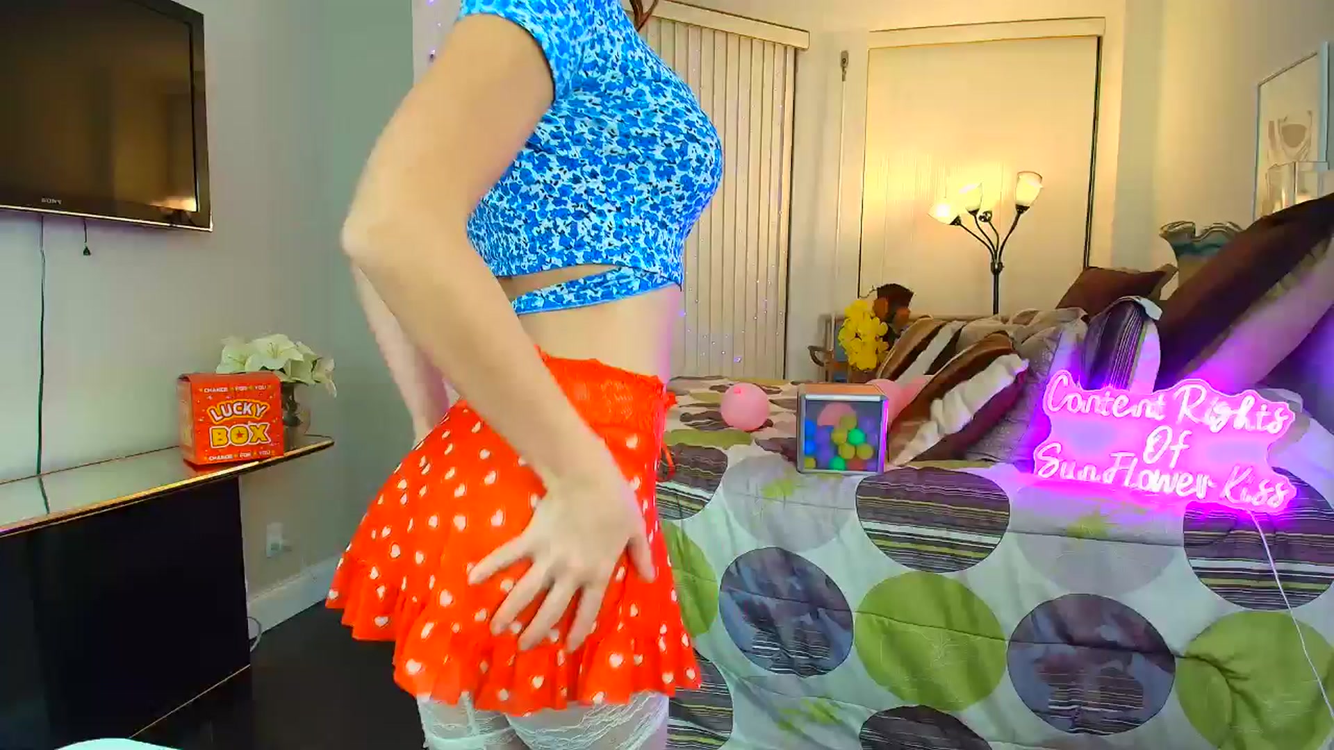 Gallery image thumbnail from SunFlowerKiss's myfreecams stream on, 01/07/2026, 07:31 image 17 of 20