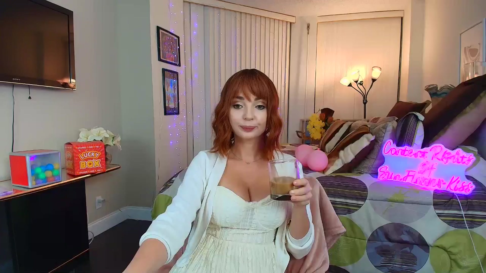 Gallery image thumbnail from SunFlowerKiss's myfreecams stream on, 01/10/2026, 23:42 image 16 of 20