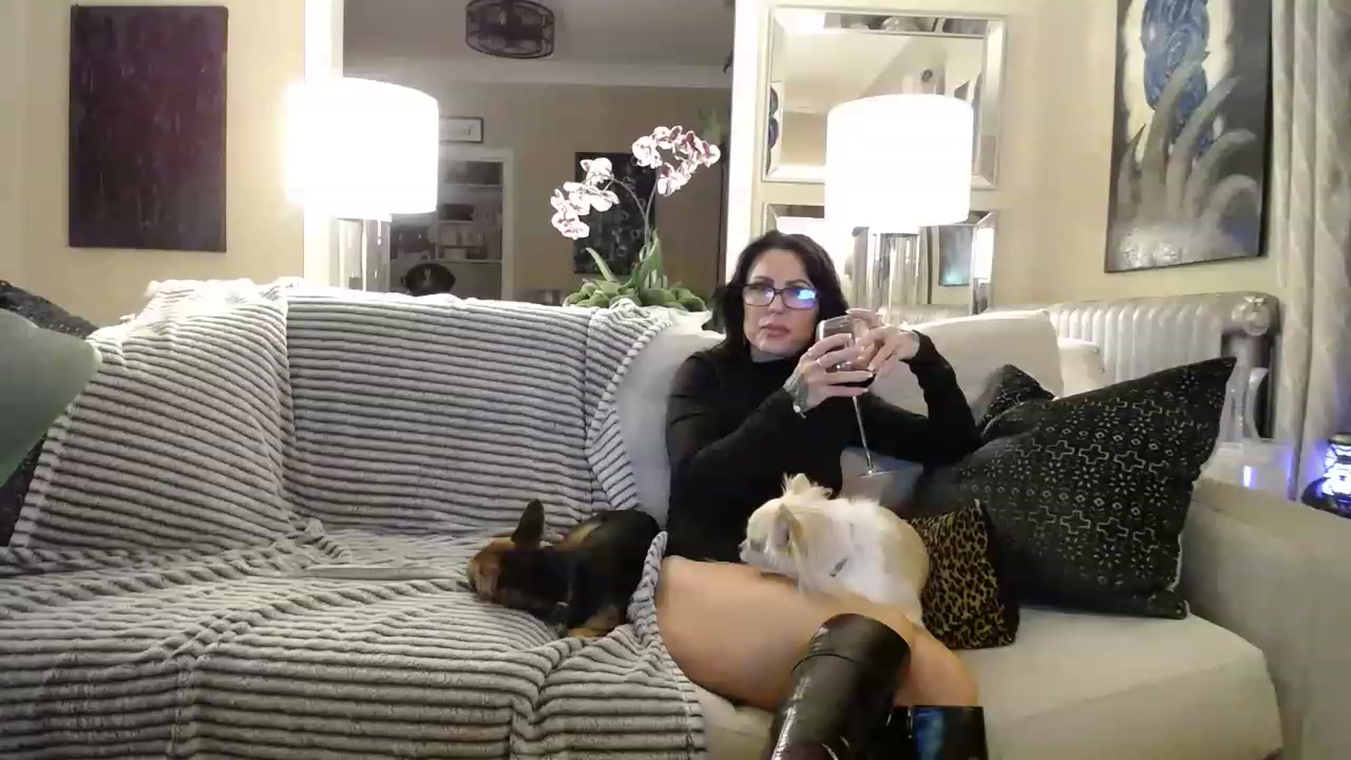 Gallery image thumbnail from SunFunBunny's myfreecams stream on, 12/27/2022, 07:46 image 10 of 20