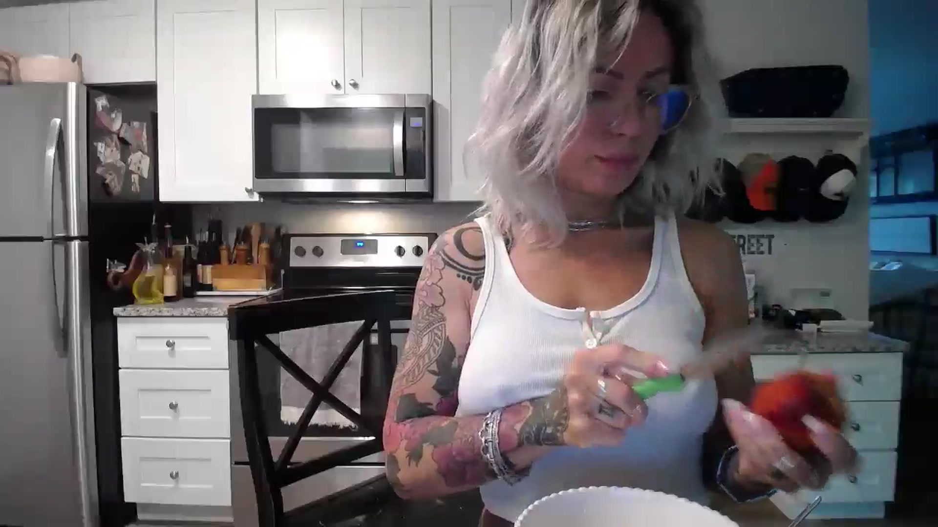 Gallery image thumbnail from SunFunBunny's myfreecams stream on, 06/25/2025, 17:49 image 4 of 20