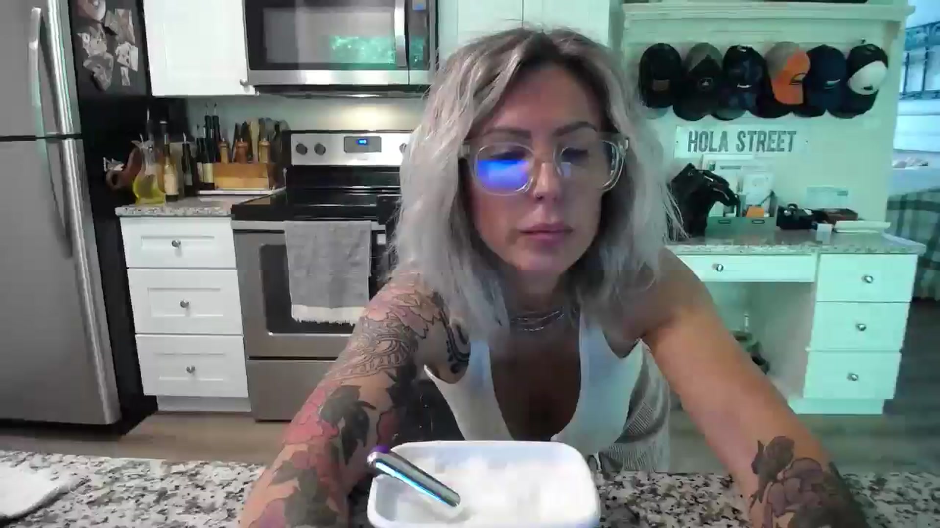 Gallery image thumbnail from SunFunBunny's myfreecams stream on, 06/25/2025, 17:49 image 18 of 20