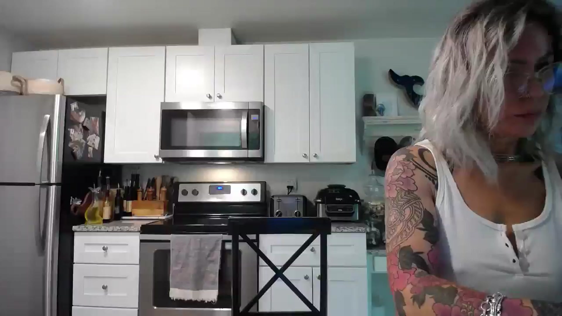 Gallery image thumbnail from SunFunBunny's myfreecams stream on, 06/25/2025, 17:49 image 20 of 20