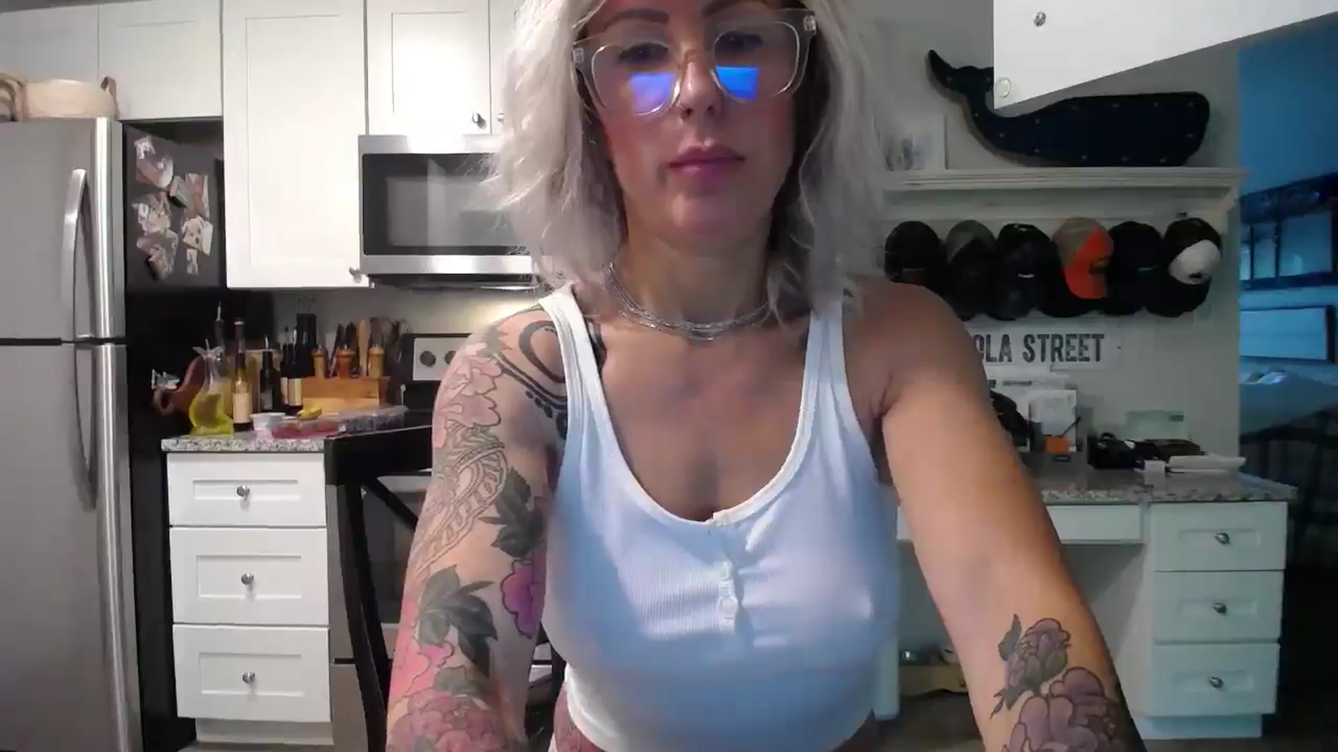 Gallery image thumbnail from SunFunBunny's myfreecams stream on, 06/25/2025, 17:49 image 2 of 20