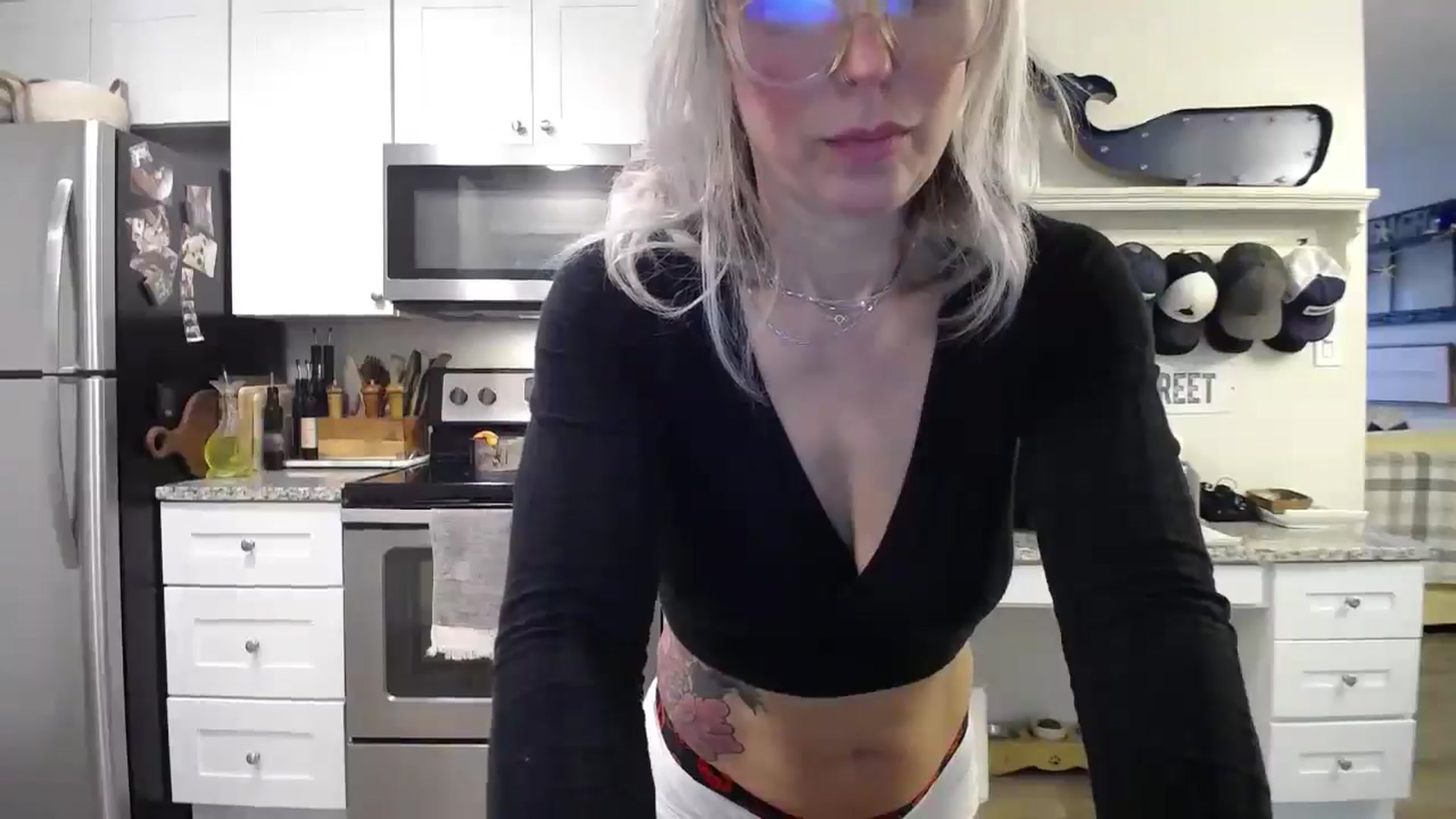 Gallery image thumbnail from SunFunBunny's myfreecams stream on, 09/30/2025, 18:42 image 15 of 20