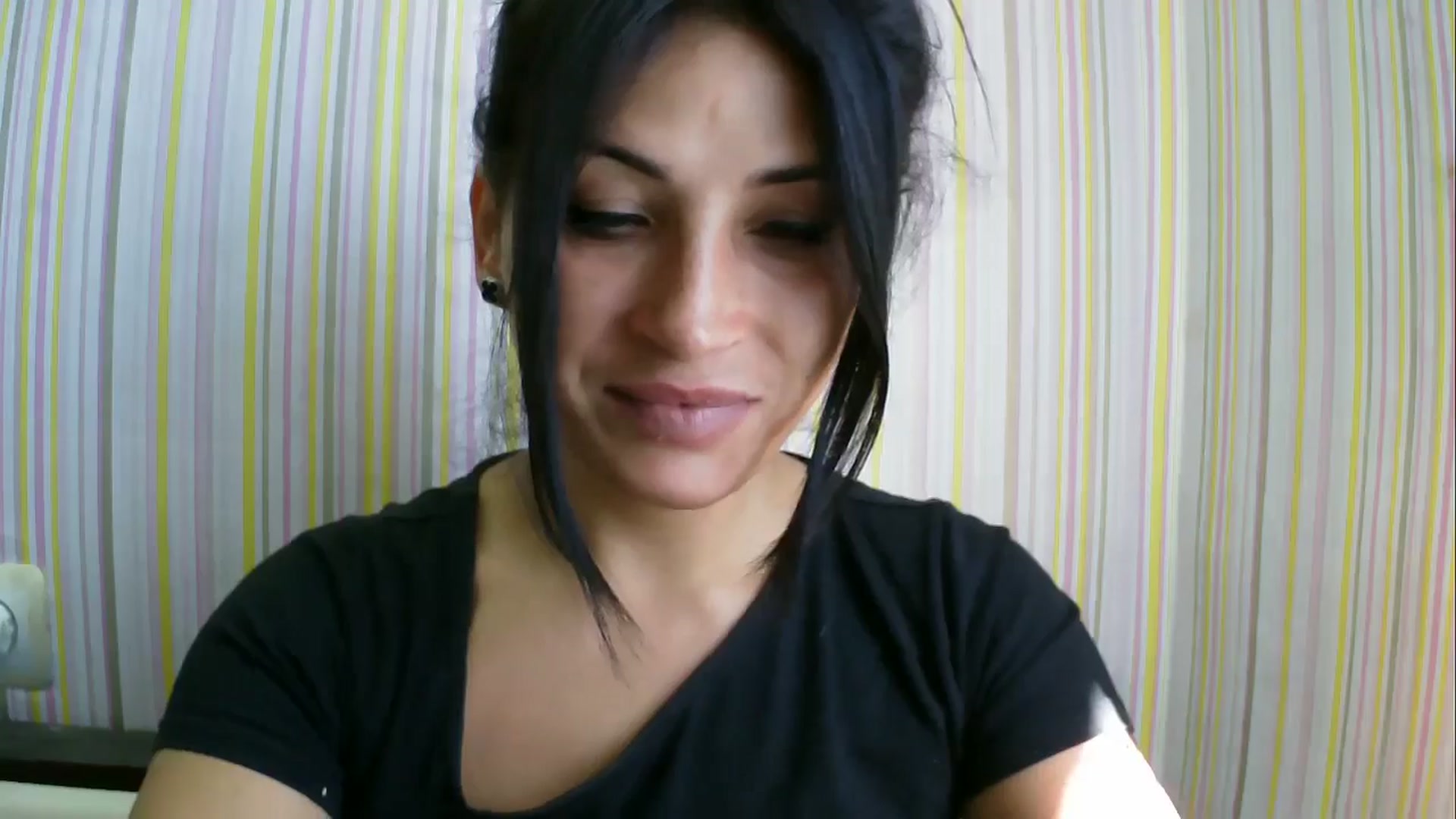 Gallery image thumbnail from SunShine90's myfreecams stream on, 08/02/2025, 12:44 image 16 of 20