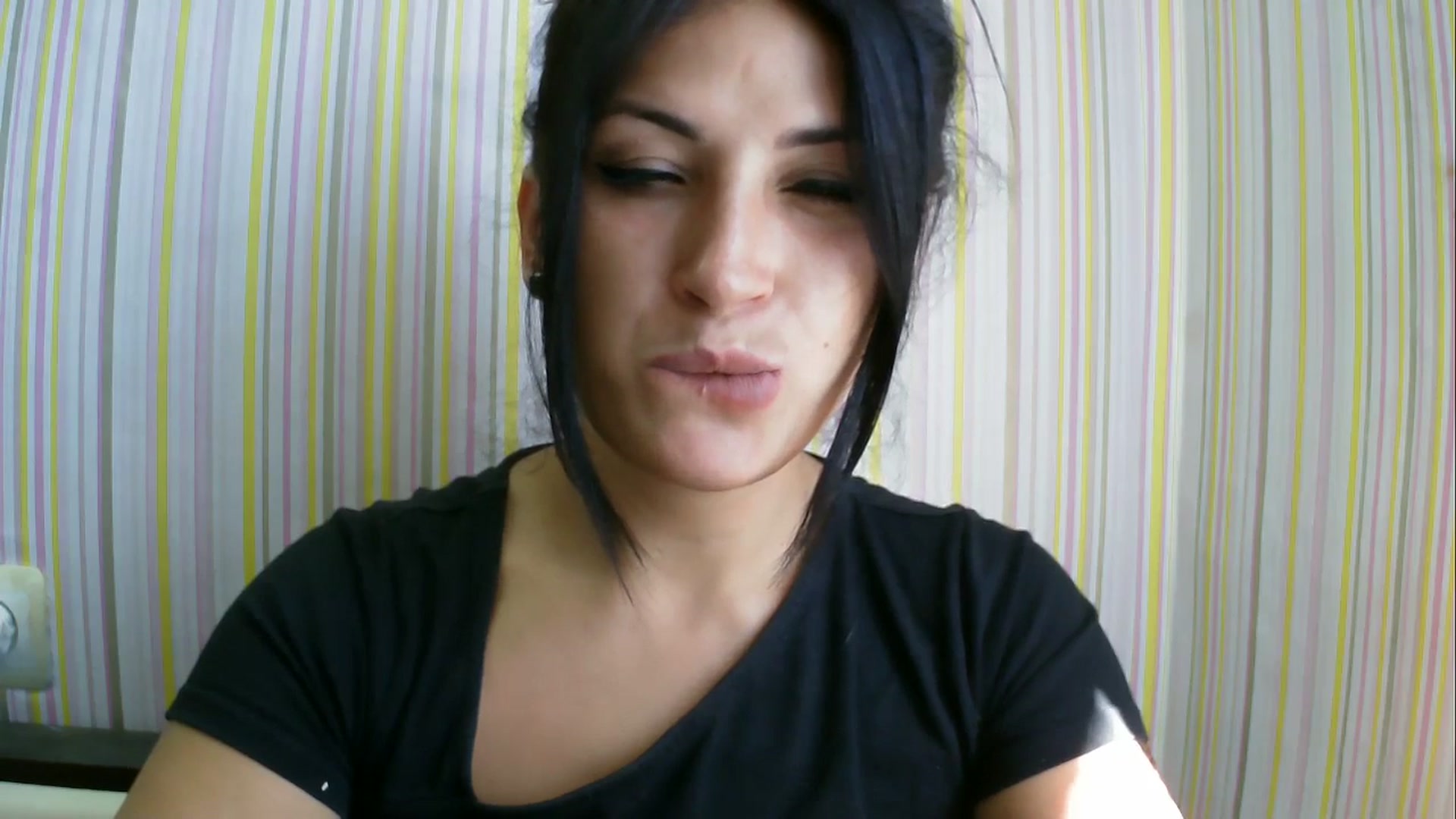Gallery image thumbnail from SunShine90's myfreecams stream on, 08/02/2025, 12:44 image 7 of 20