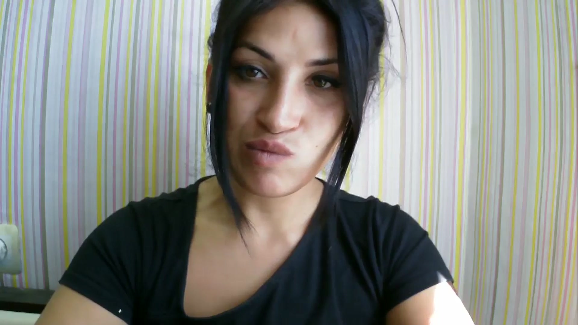 Gallery image thumbnail from SunShine90's myfreecams stream on, 08/02/2025, 12:44 image 3 of 20