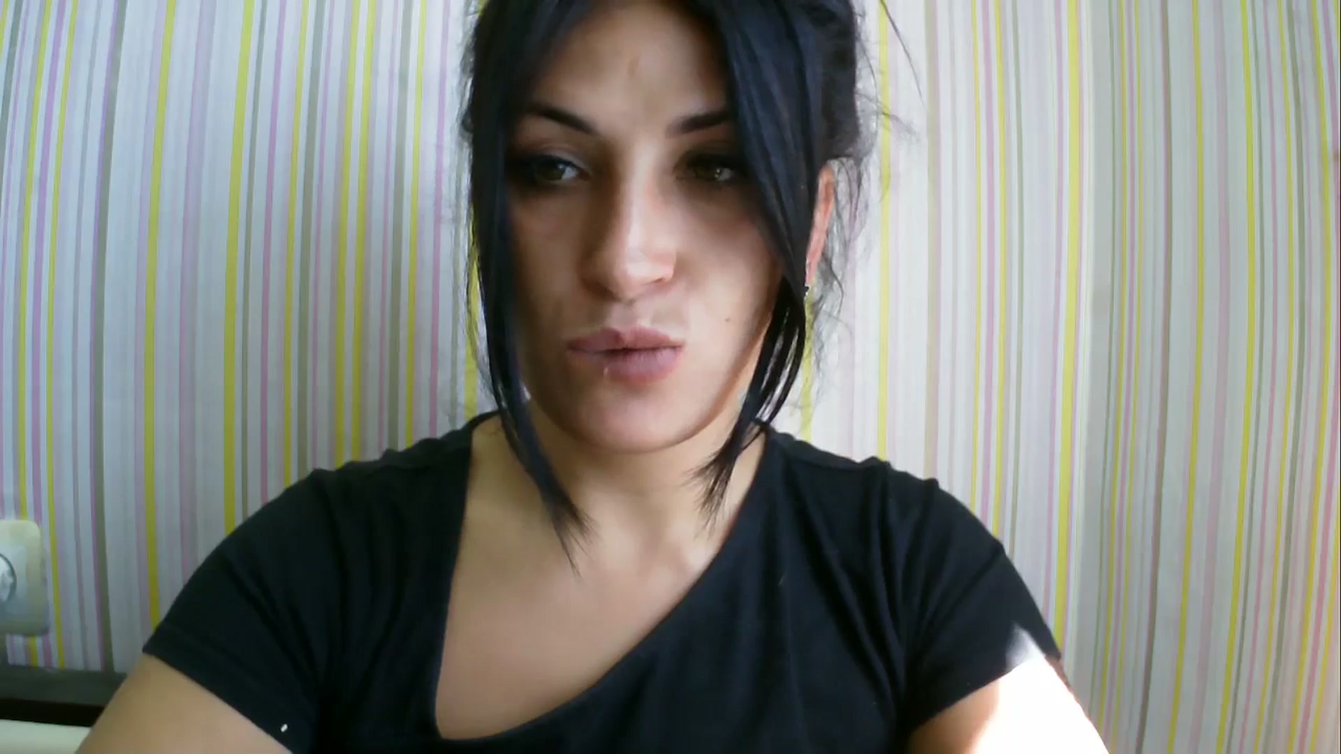 Gallery image thumbnail from SunShine90's myfreecams stream on, 08/02/2025, 12:44 image 14 of 20