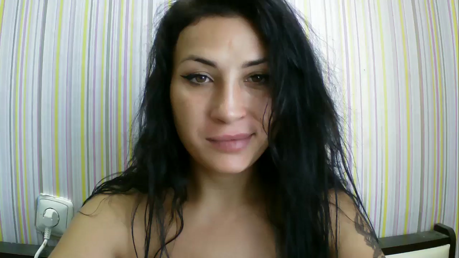 Gallery image thumbnail from SunShine90's myfreecams stream on, 08/10/2025, 10:31 image 2 of 20