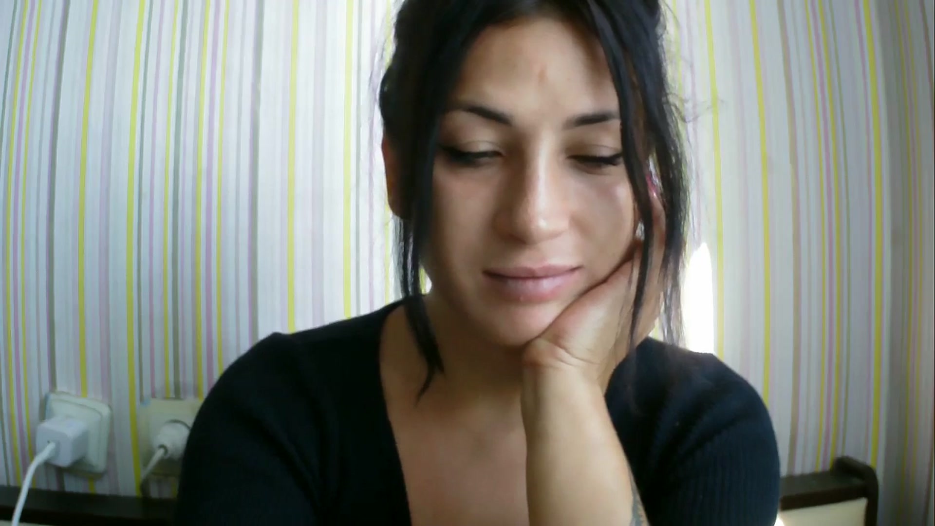 Gallery image thumbnail from SunShine90's myfreecams stream on, 08/19/2025, 14:08 image 5 of 20