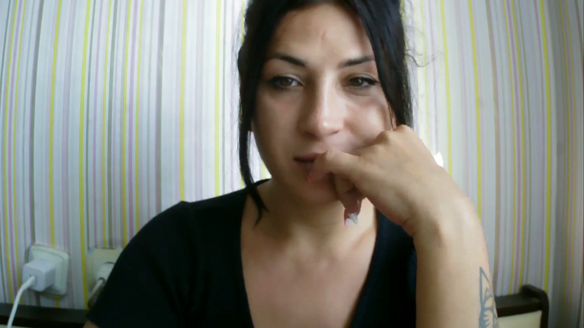 Gallery image thumbnail from SunShine90's myfreecams stream on, 08/19/2025, 14:08 image 3 of 20