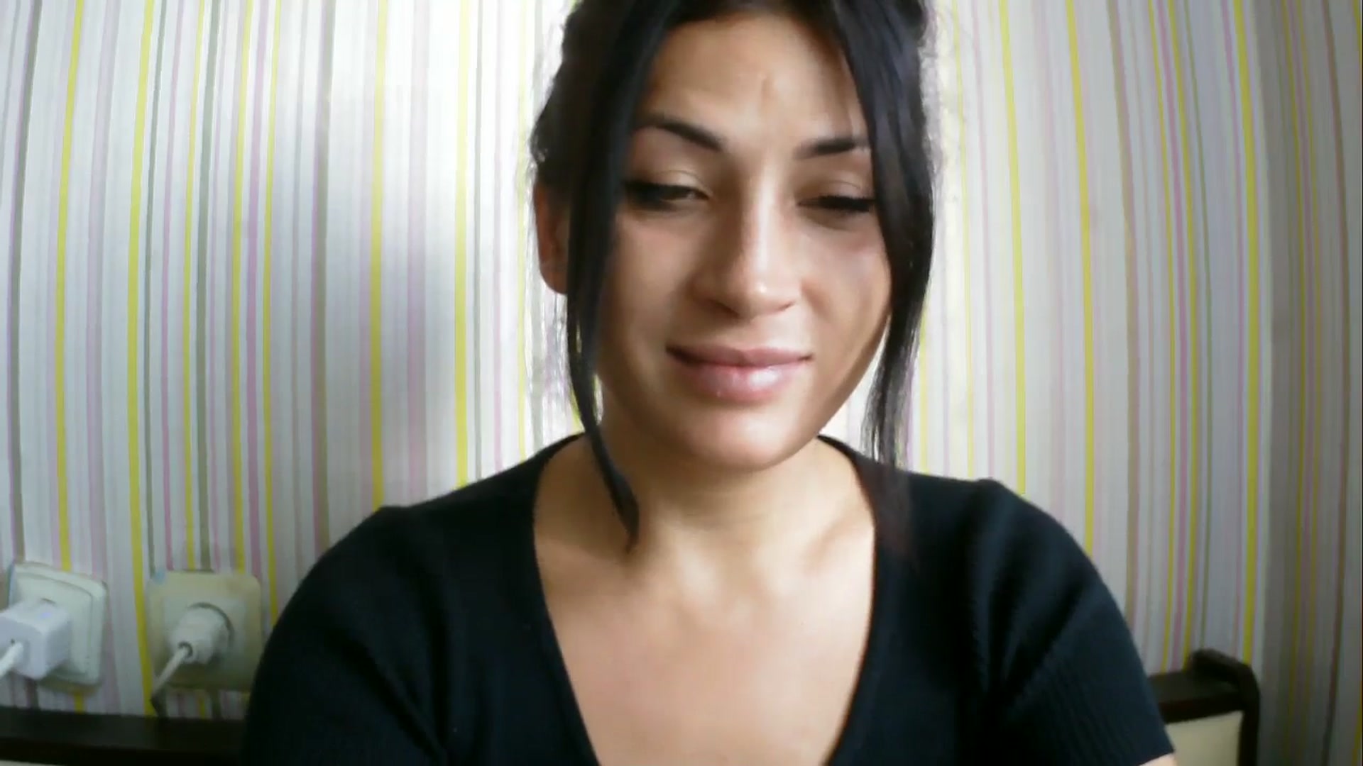 Gallery image thumbnail from SunShine90's myfreecams stream on, 08/19/2025, 14:36 image 7 of 20