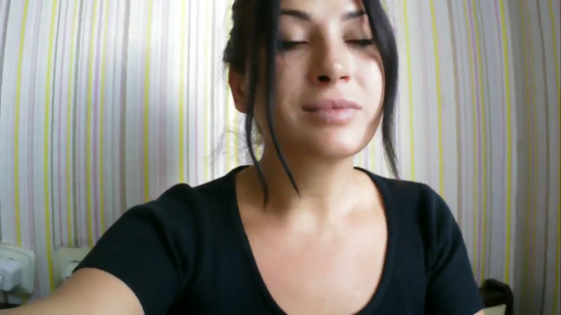 Gallery image thumbnail from SunShine90's myfreecams stream on, 08/19/2025, 14:36 image 5 of 20