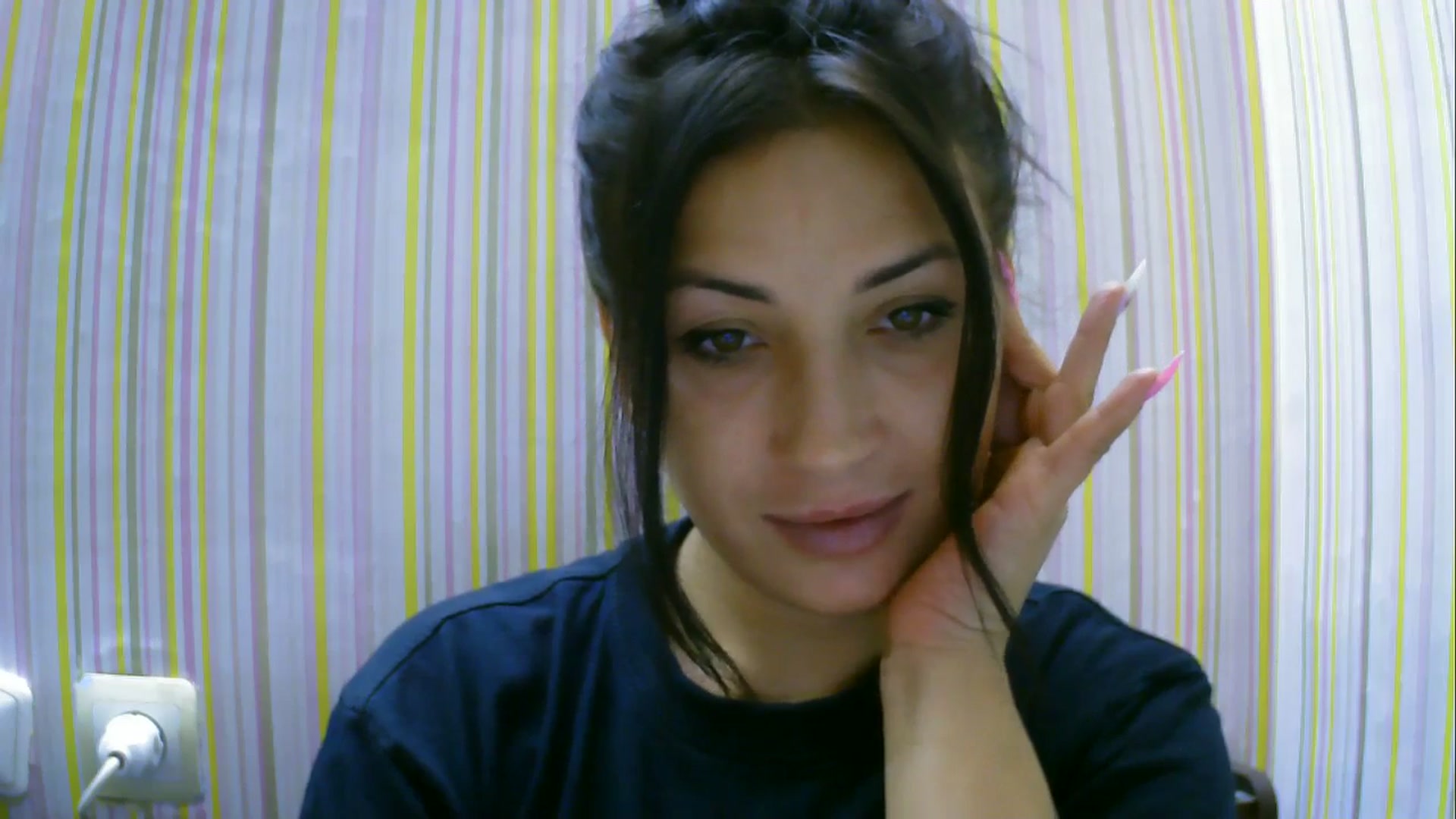 Gallery image thumbnail from SunShine90's myfreecams stream on, 08/19/2025, 18:29 image 15 of 20