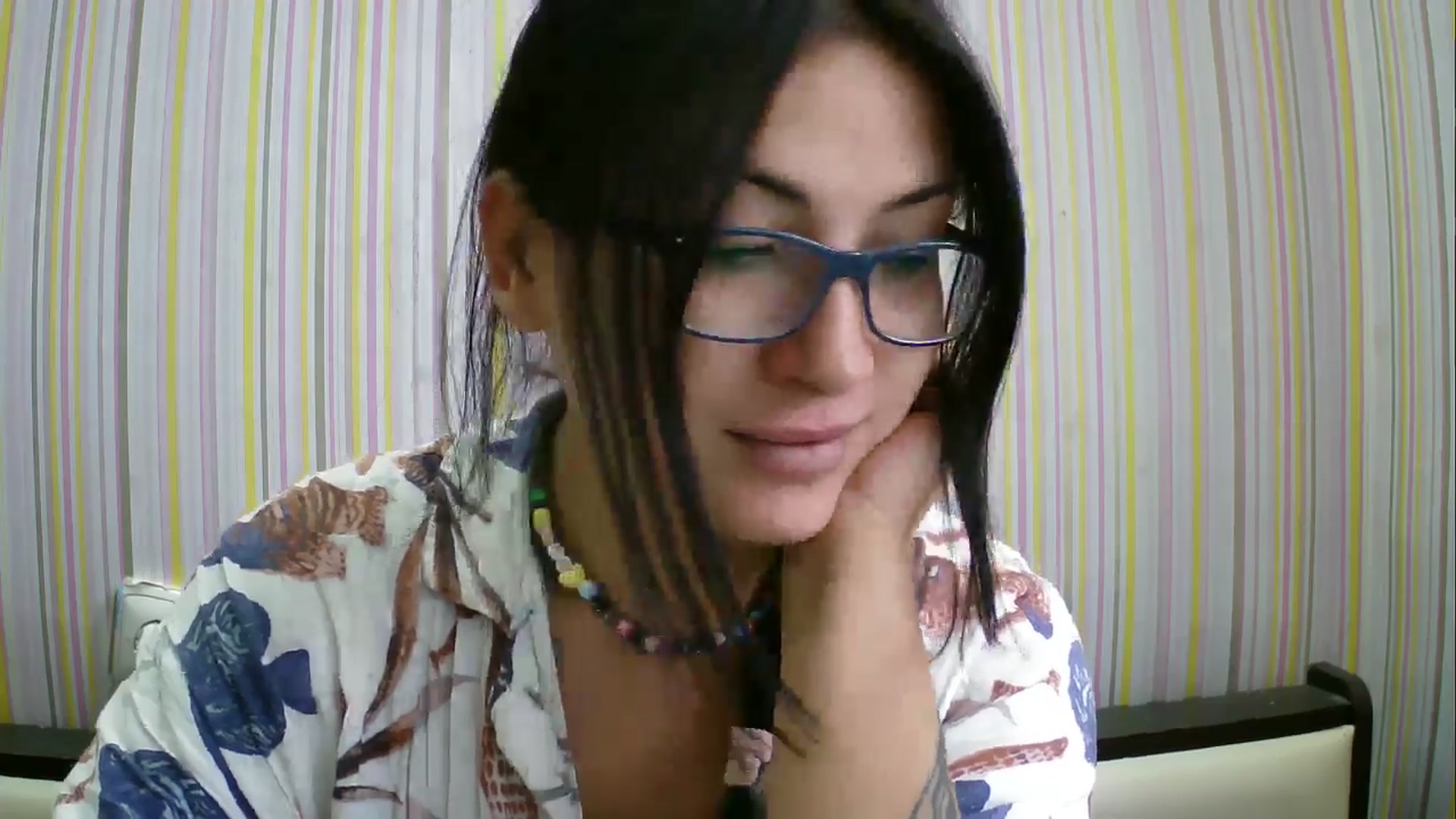 Gallery image thumbnail from SunShine90's myfreecams stream on, 10/12/2025, 07:42 image 4 of 20