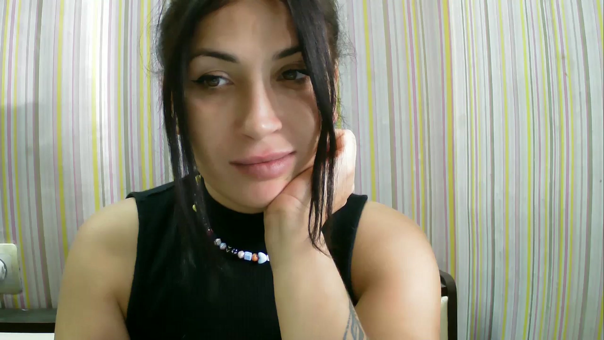 Gallery image thumbnail from SunShine90's myfreecams stream on, 10/12/2025, 13:19 image 5 of 20