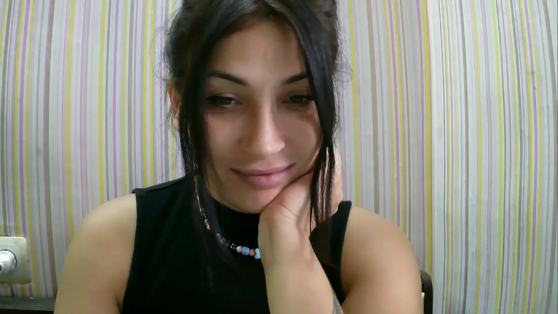 Gallery image thumbnail from SunShine90's myfreecams stream on, 10/12/2025, 13:19 image 6 of 20