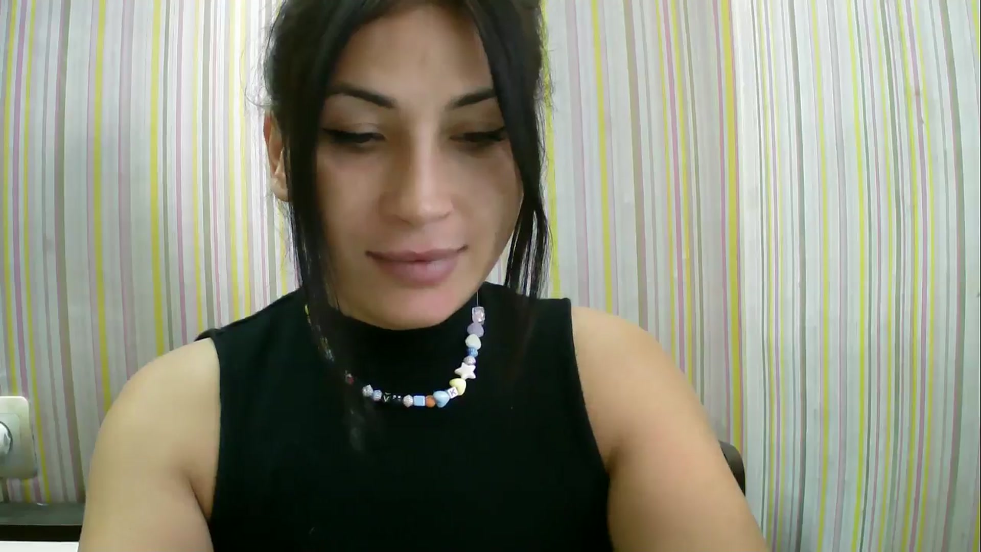 Gallery image thumbnail from SunShine90's myfreecams stream on, 10/12/2025, 13:19 image 2 of 20