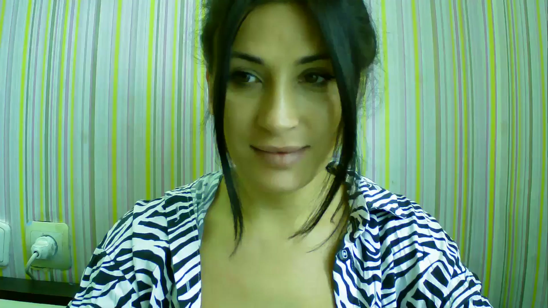 Gallery image thumbnail from SunShine90's myfreecams stream on, 10/18/2025, 09:39 image 11 of 20