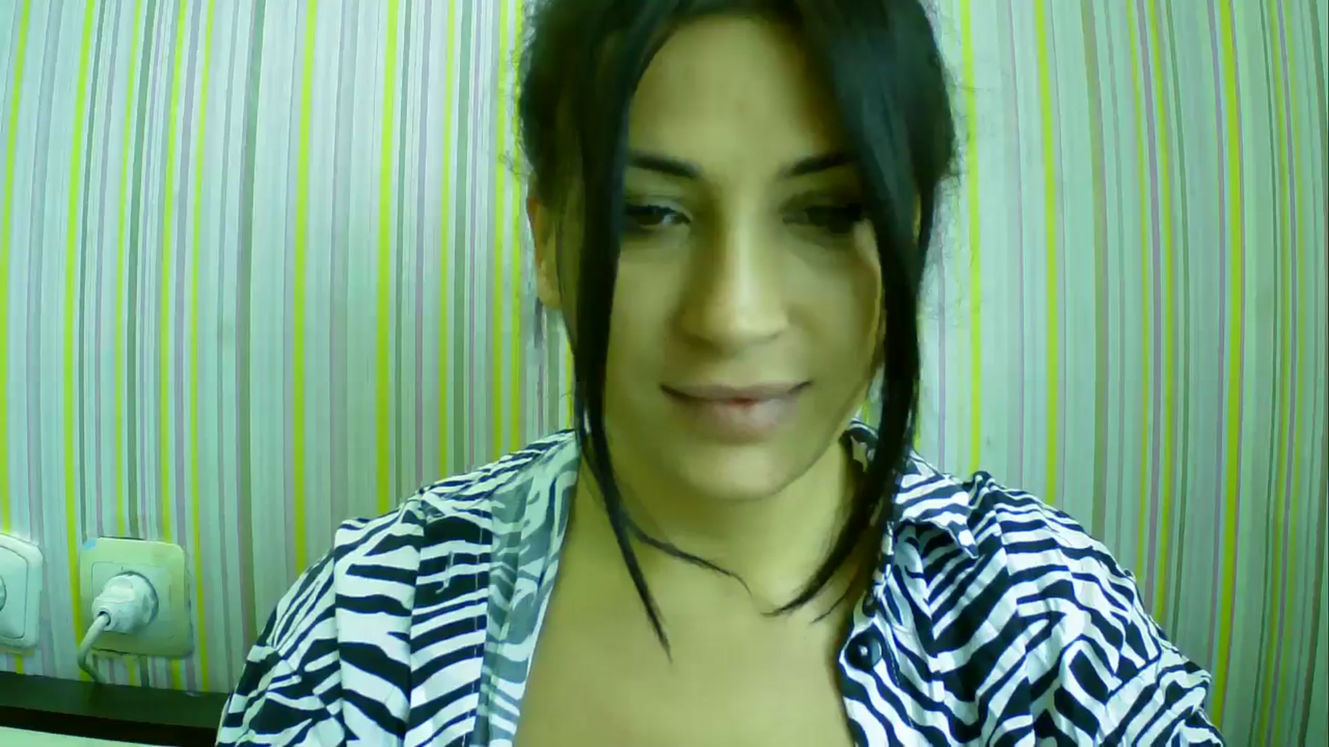 Gallery image thumbnail from SunShine90's myfreecams stream on, 10/18/2025, 09:39 image 20 of 20