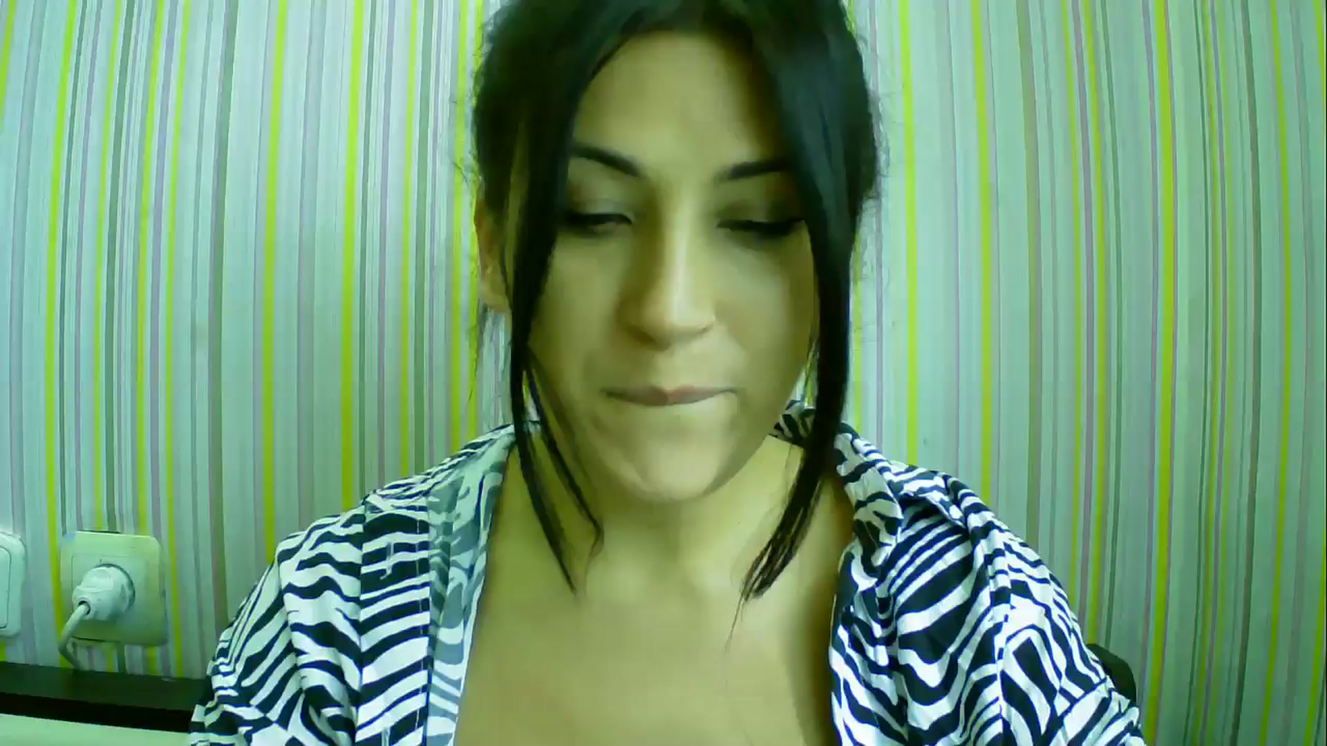 Gallery image thumbnail from SunShine90's myfreecams stream on, 10/18/2025, 09:39 image 15 of 20