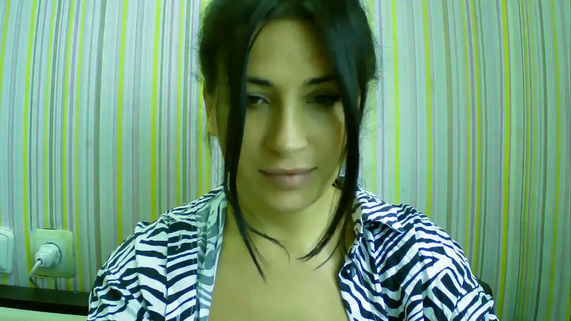 Gallery image thumbnail from SunShine90's myfreecams stream on, 10/18/2025, 09:39 image 17 of 20