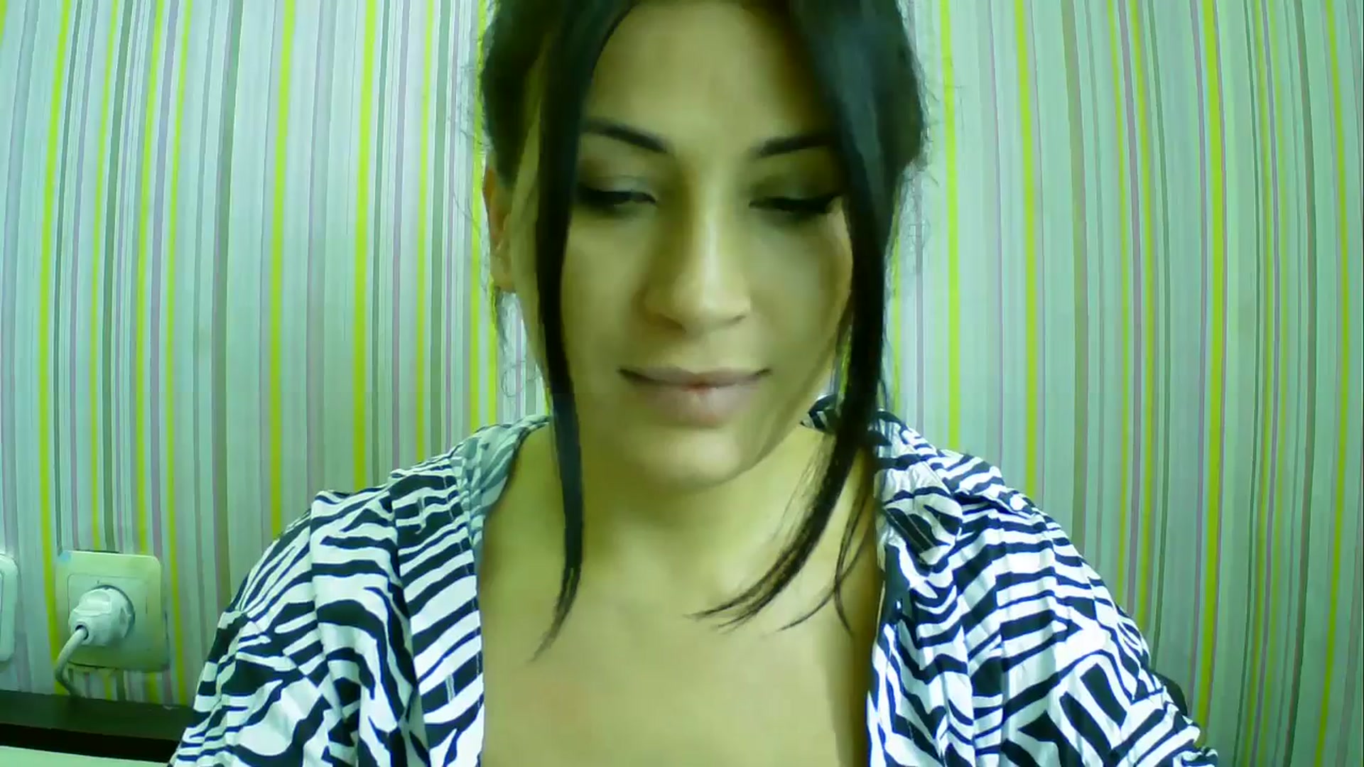 Gallery image thumbnail from SunShine90's myfreecams stream on, 10/18/2025, 09:39 image 7 of 20