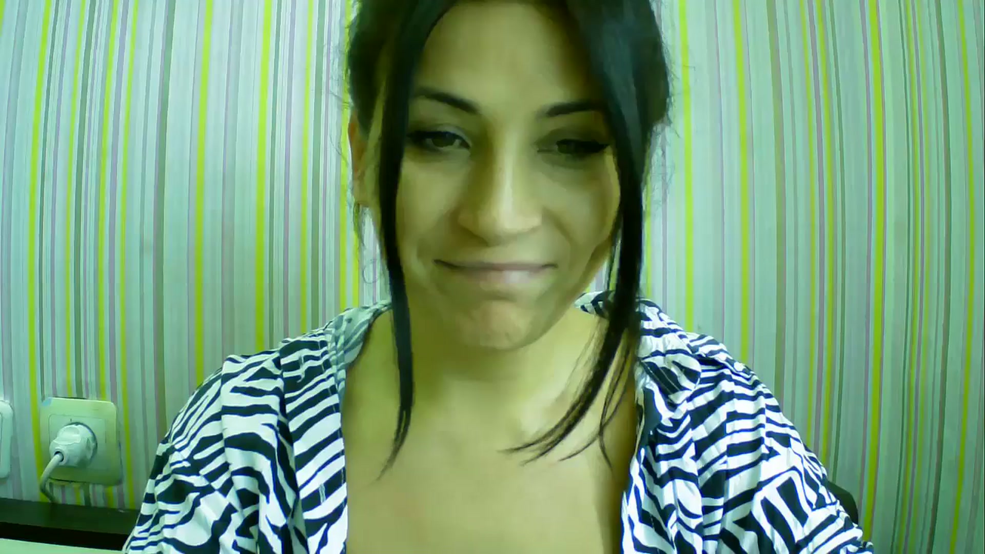 Gallery image thumbnail from SunShine90's myfreecams stream on, 10/18/2025, 09:39 image 6 of 20