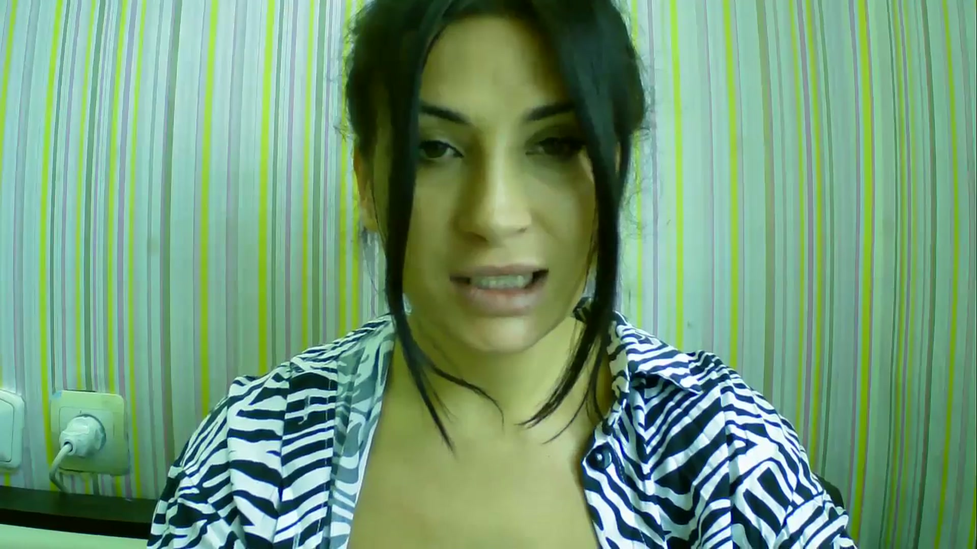Gallery image thumbnail from SunShine90's myfreecams stream on, 10/18/2025, 09:39 image 16 of 20
