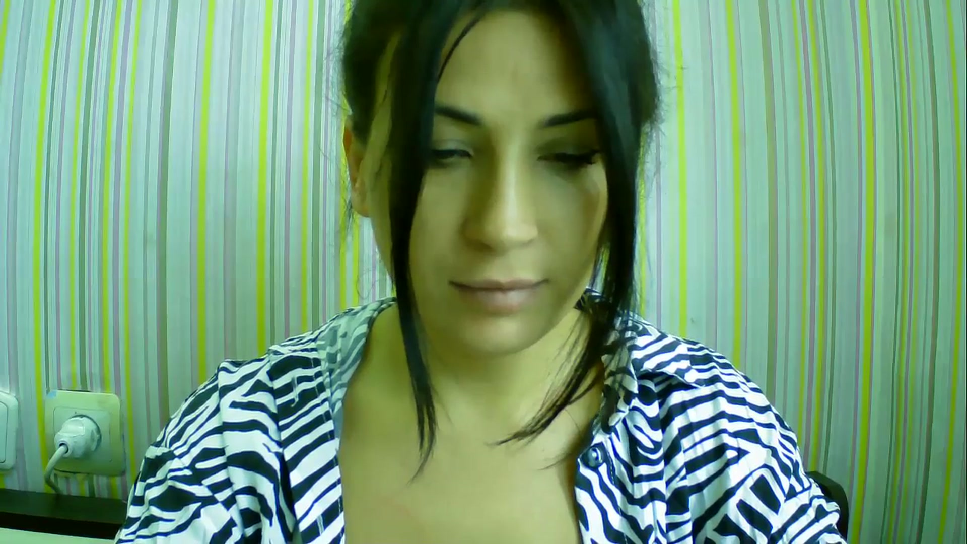 Gallery image thumbnail from SunShine90's myfreecams stream on, 10/18/2025, 09:39 image 12 of 20