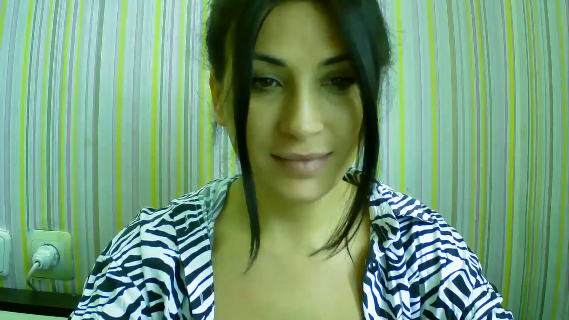 Gallery image thumbnail from SunShine90's myfreecams stream on, 10/18/2025, 09:39 image 10 of 20