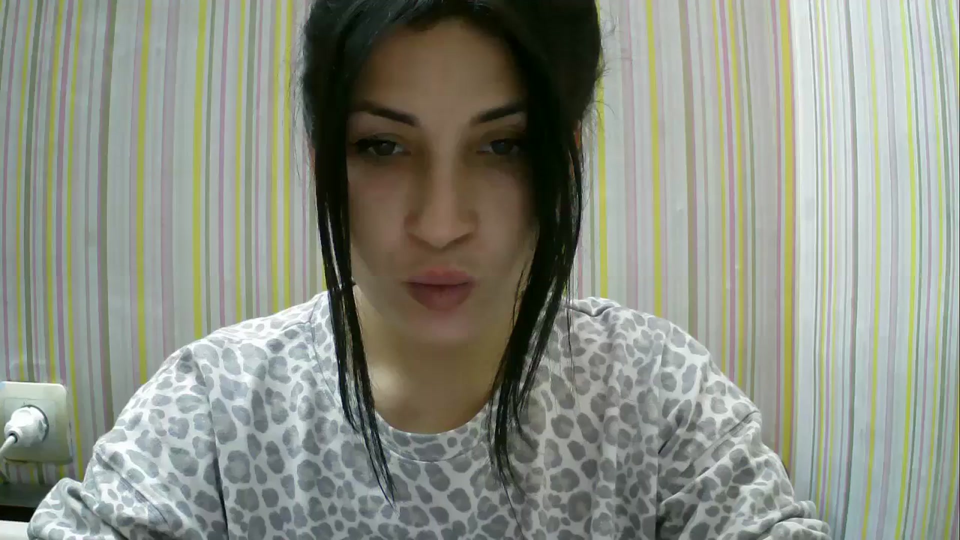 Gallery image thumbnail from SunShine90's myfreecams stream on, 11/16/2025, 15:03 image 15 of 20