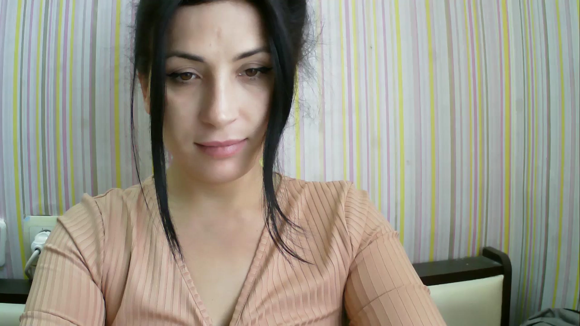 Gallery image thumbnail from SunShine90's myfreecams stream on, 11/19/2025, 10:21 image 3 of 20